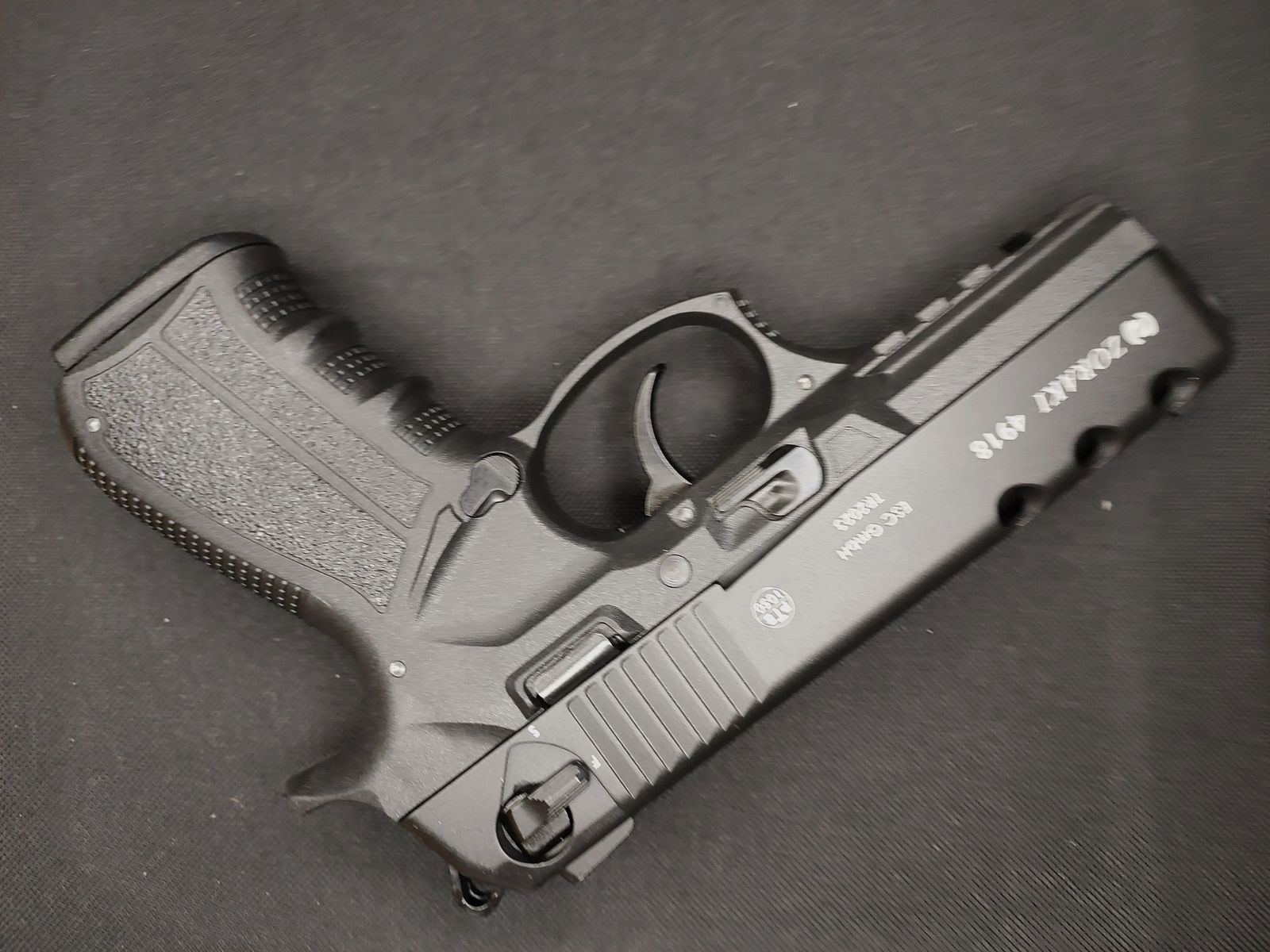 Zoraki 4918 Schreckschuspistole Kal. 9mm P.A.K. (PTB 1110) schwarz - neu!