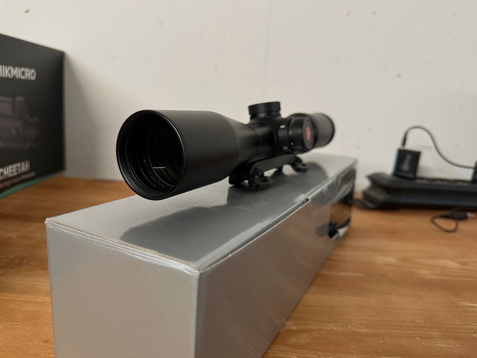 Leica Fortis 6 1.8–12x42i L-4a mit Schiene – Neuwertig aus 2024