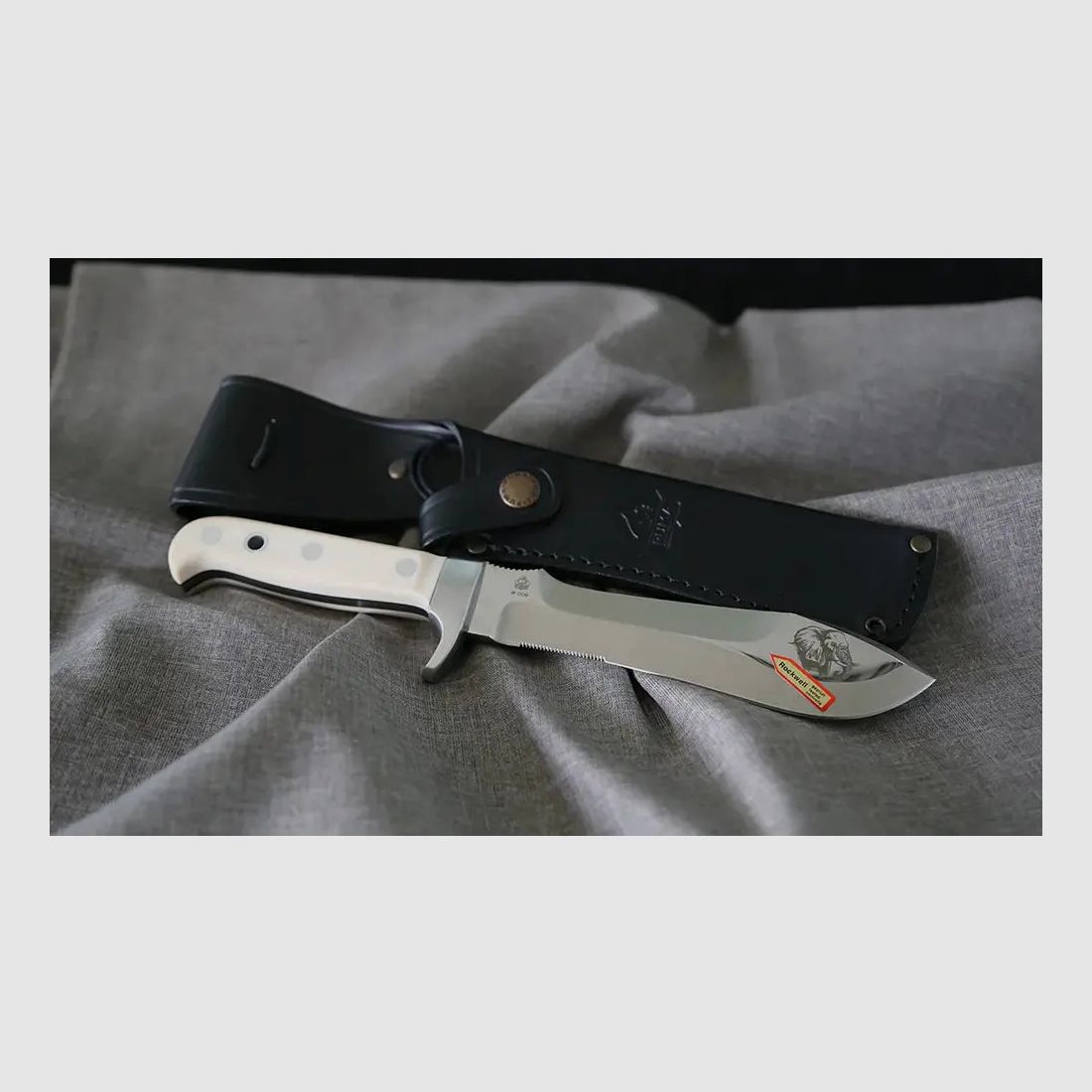 PUMA white hunter, éléphant avec boîte cadeau en bois