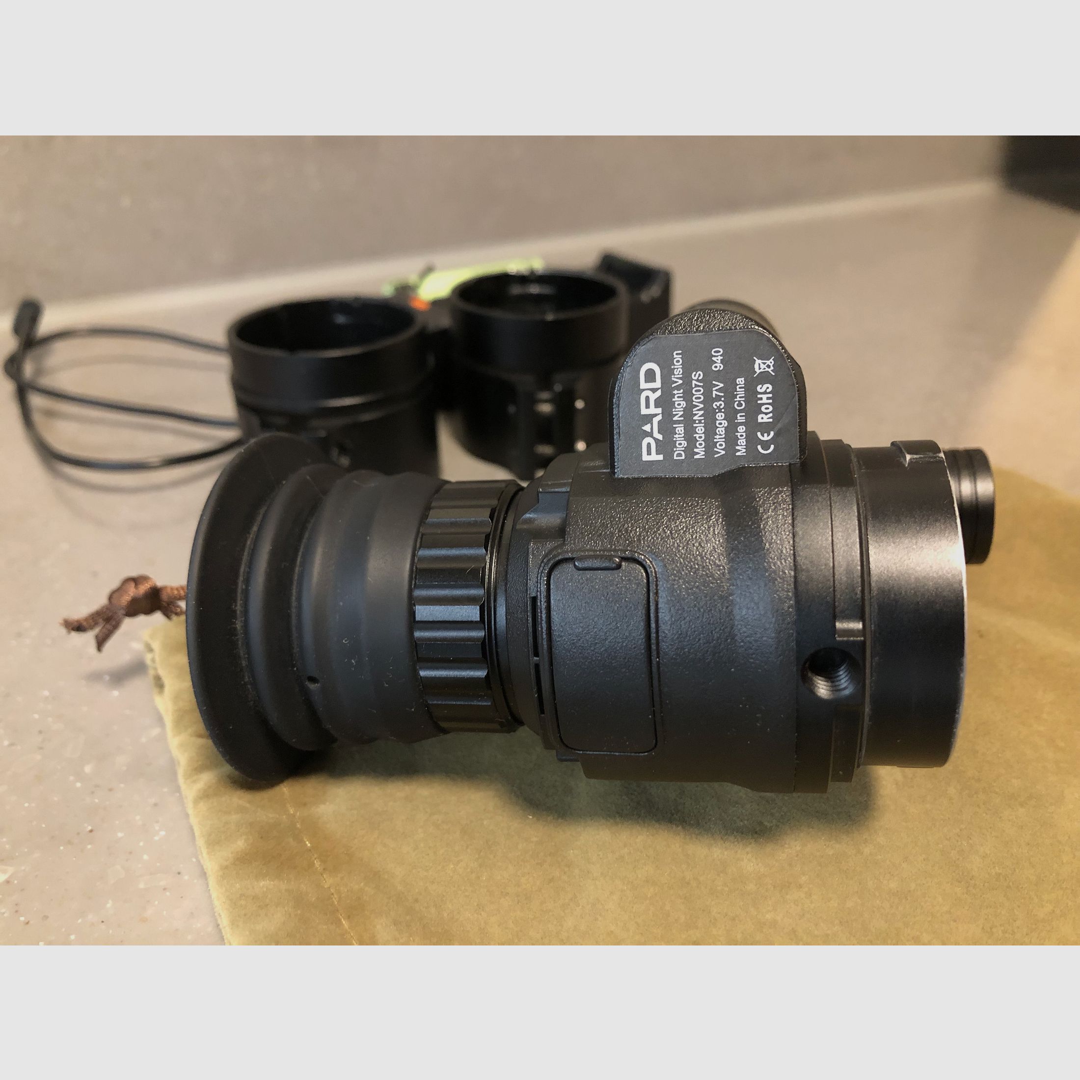 Pard urządzenie do nocnego widzenia NV007S 16mm w tym adaptery 45 i 48 mm + 2 akumulatory