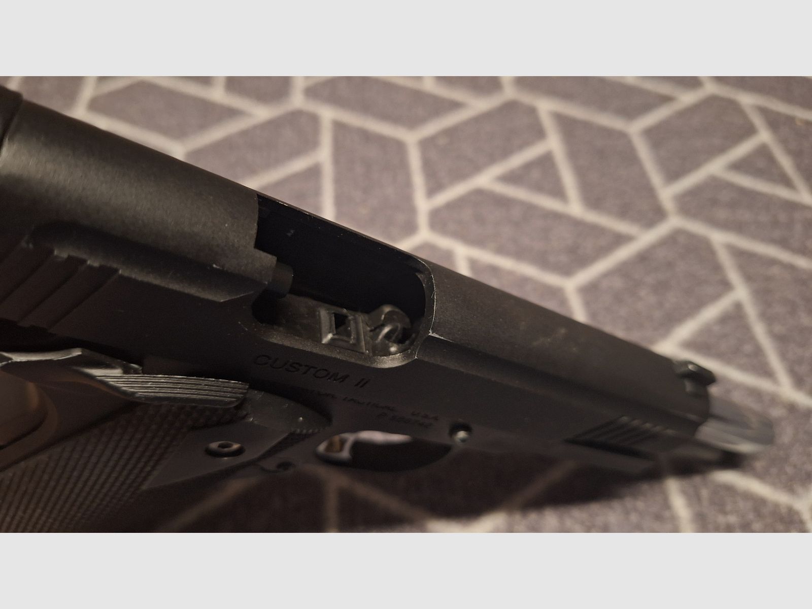 King Arms Predator Tactical Iron Shrike GBB Airsoft-Pistole