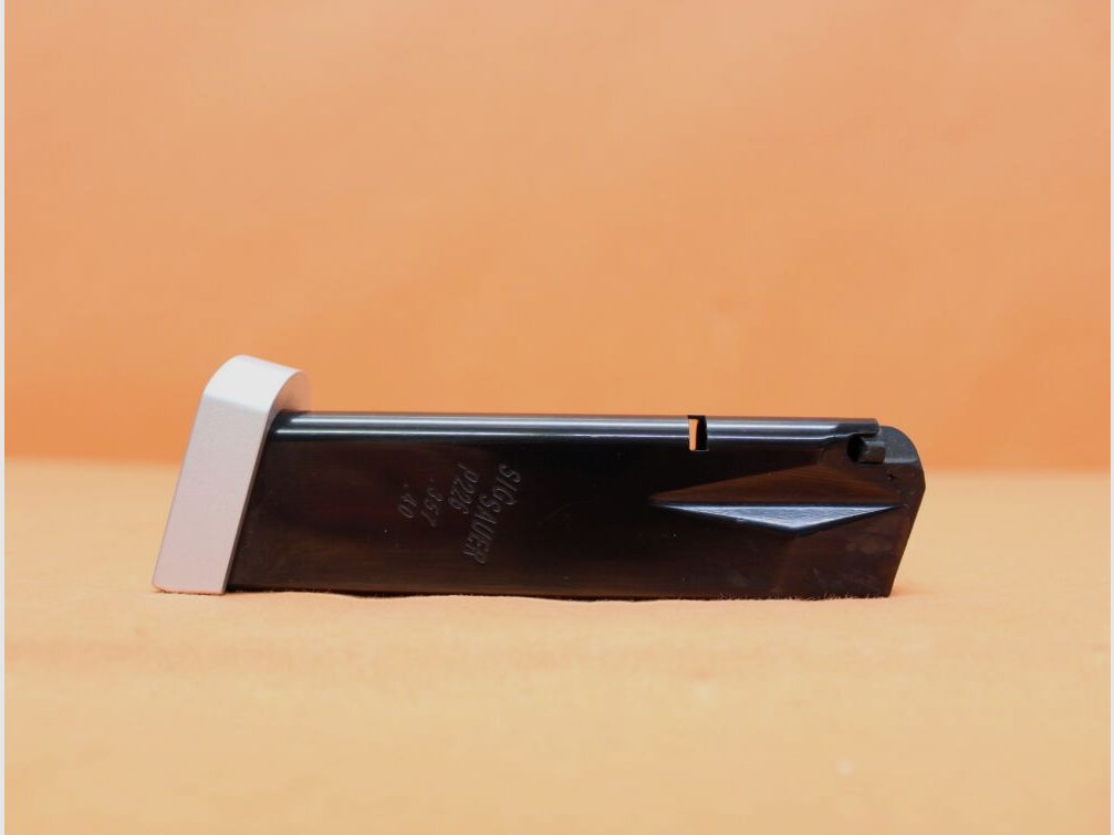 SIG Sauer SIG Sauer P226: Magazine 14-schots (12+2) geblauwde met aluminium bodem X-FIVE/ X-SIX .40S&W