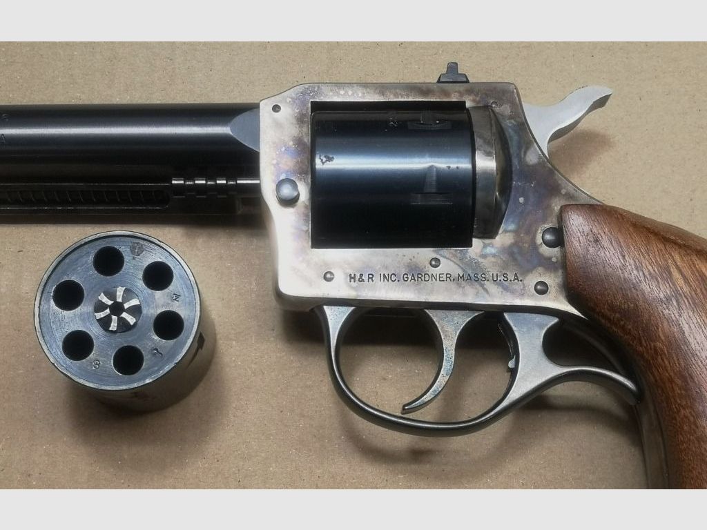 Harrington & Richardson 676 .22lr Revolver mit Wechseltrommel .22WMR