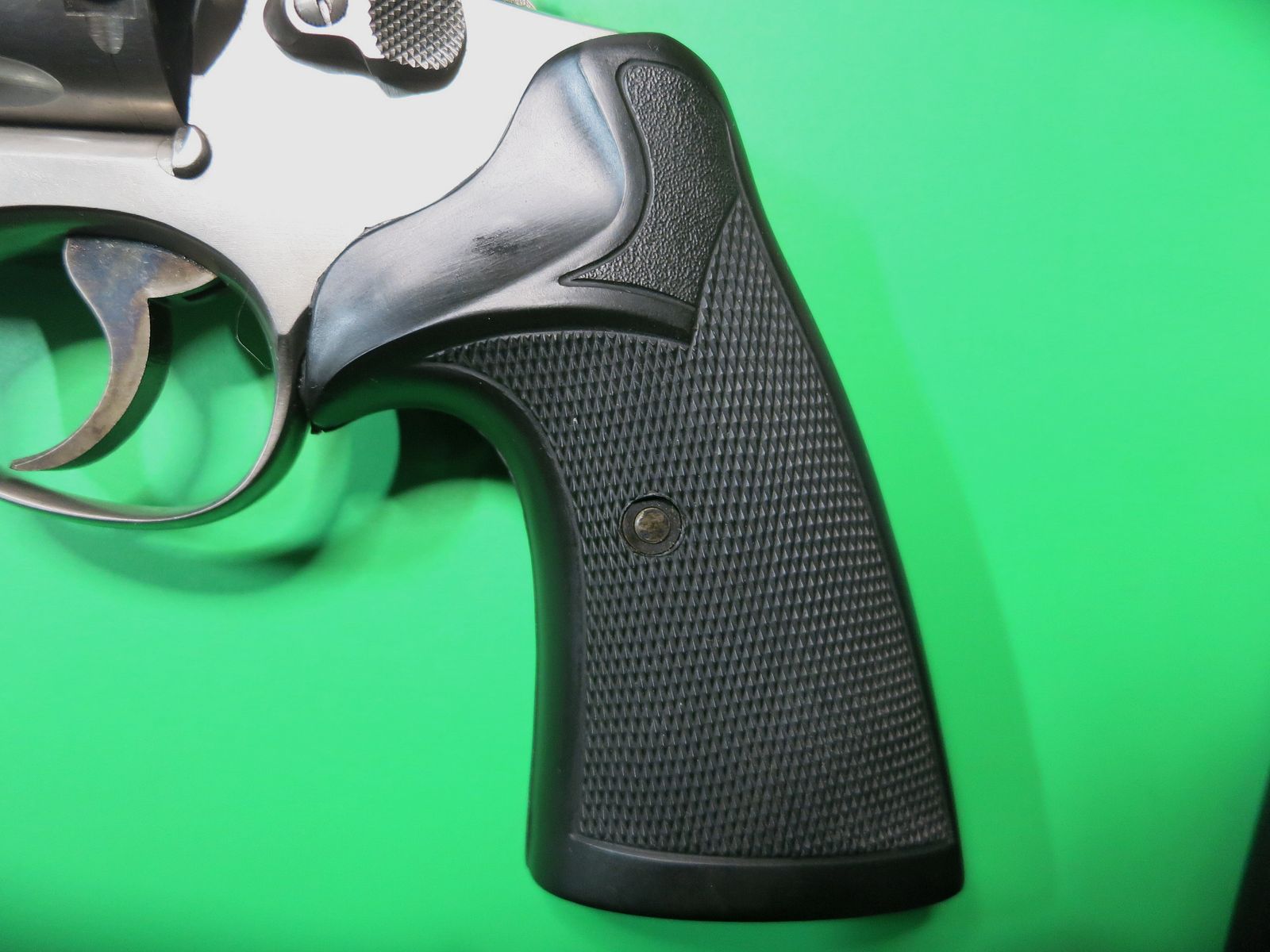 Smith & Wesson Mod. 10-5 (like Victory), .38 Special, 4" barrel, stainless steel, classic catch shot #82