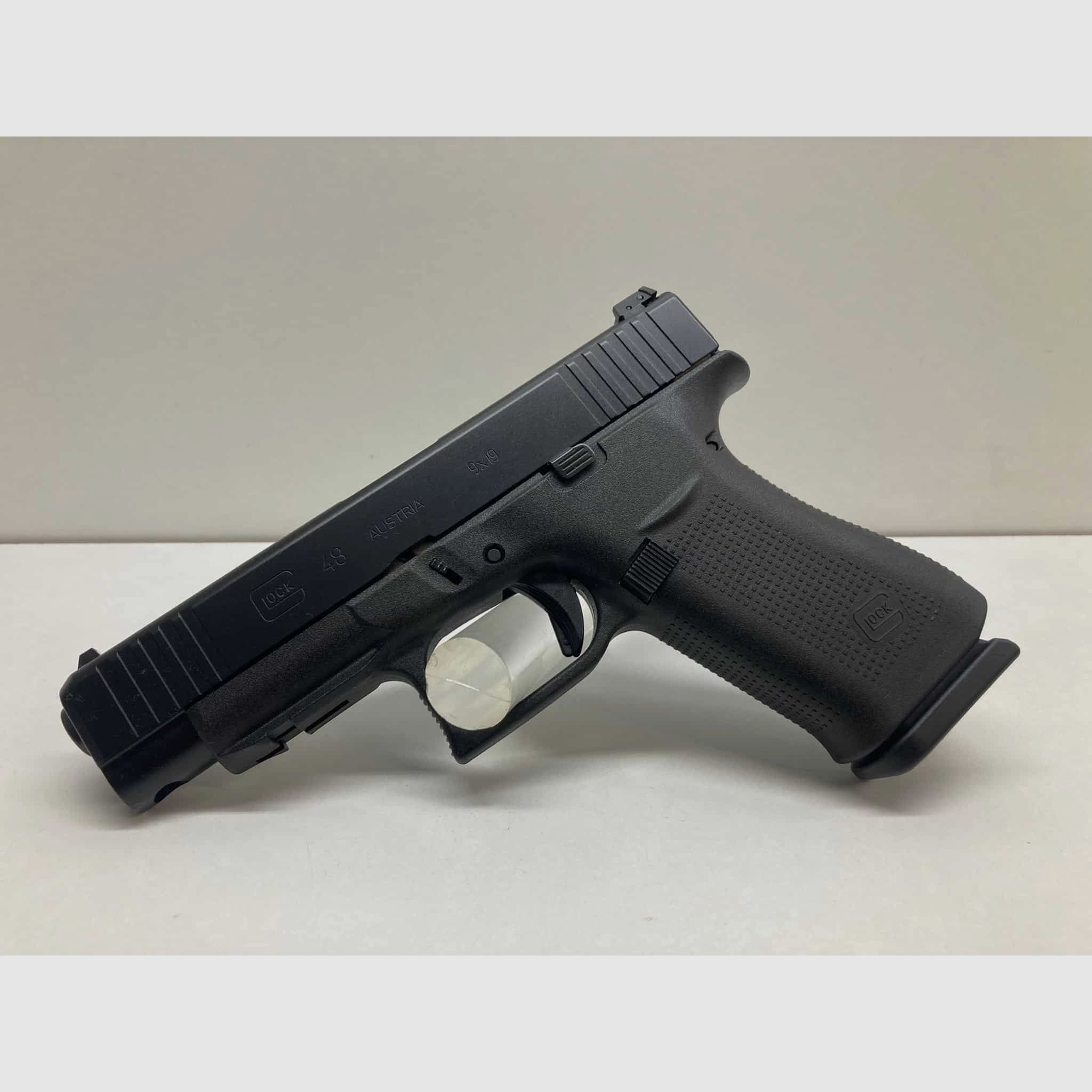GLOCK 48