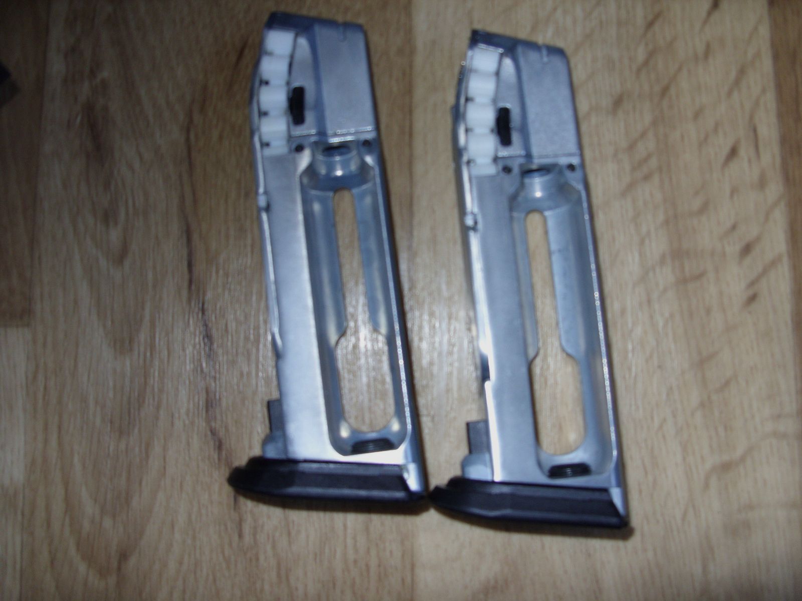 Walther Q5 Match CO2 Pistole mit Ersatzmagazin und Koffer + Zielscheiben