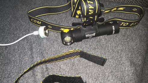 Taschenlampe ArmyTek XHP50 Pro