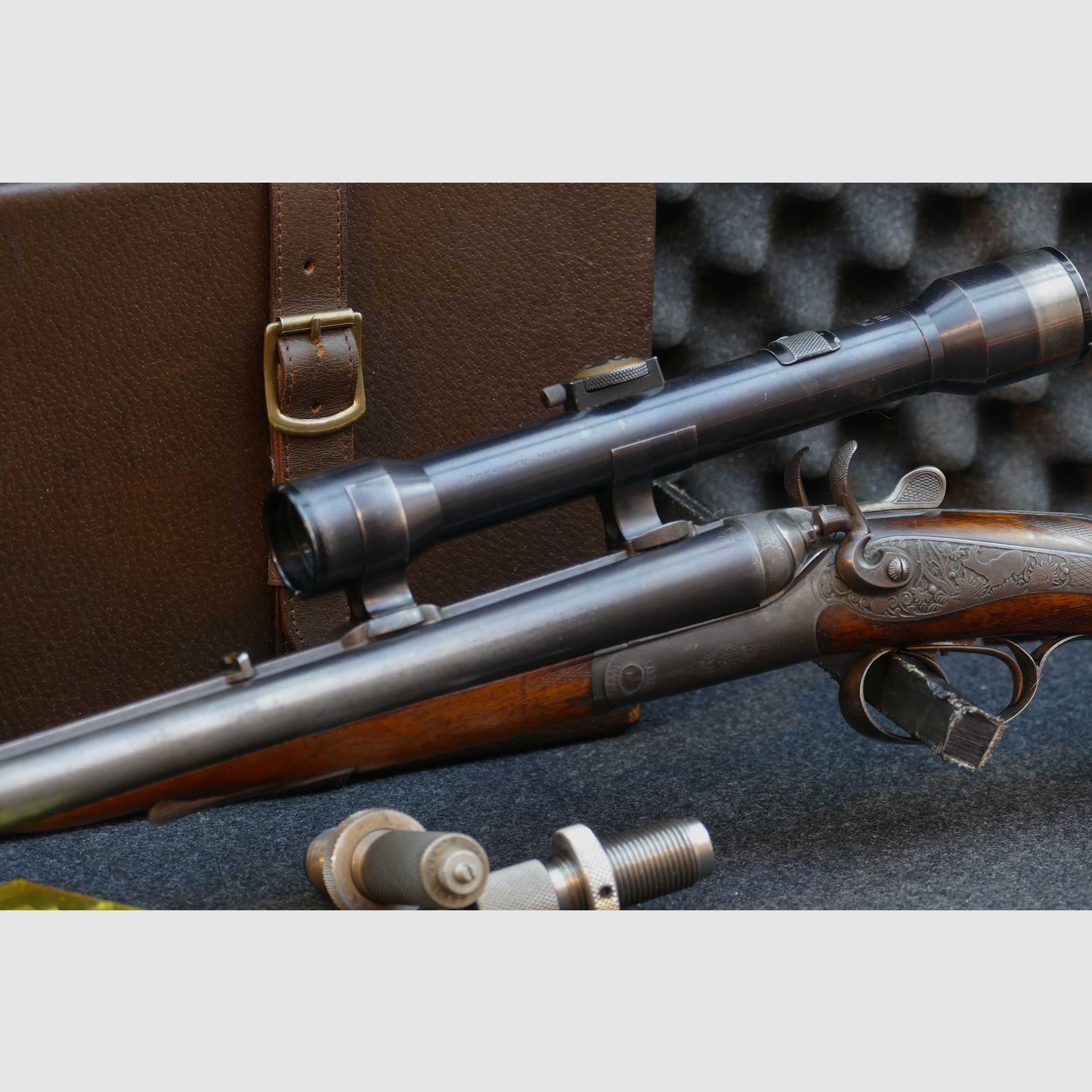 Fucile a canne sovrapposte di Ferlach, calibro 8×57 R‑360 / 16/65, cannocchiale Kahles Vienna H/4×, valigetta in pelle, matrici, bossoli e proiettili (173)