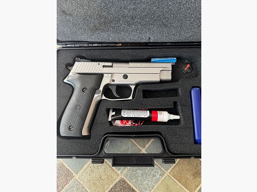 <SIG SAUER P 226 x-Press>