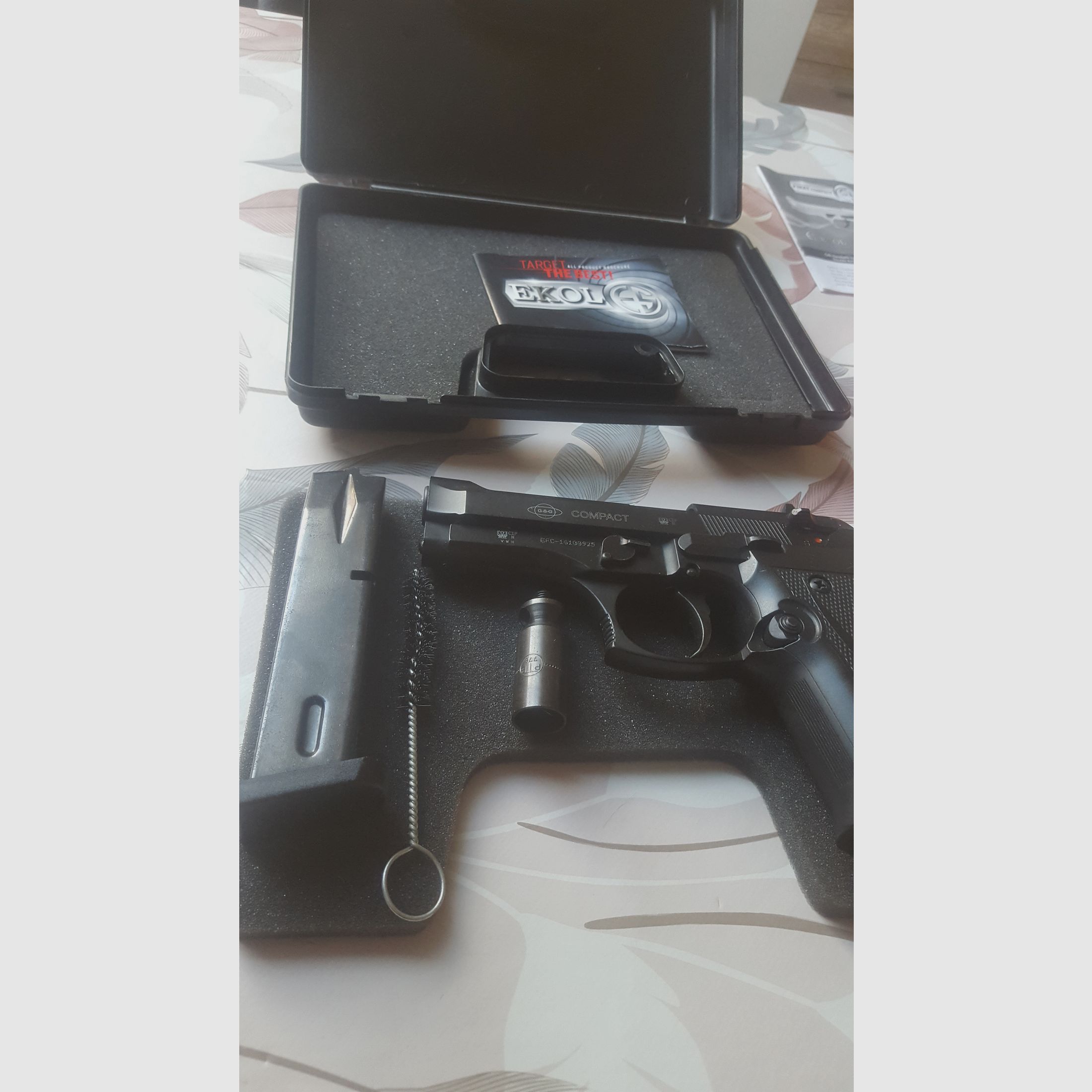 Compact gas- en schreckschuss pistool