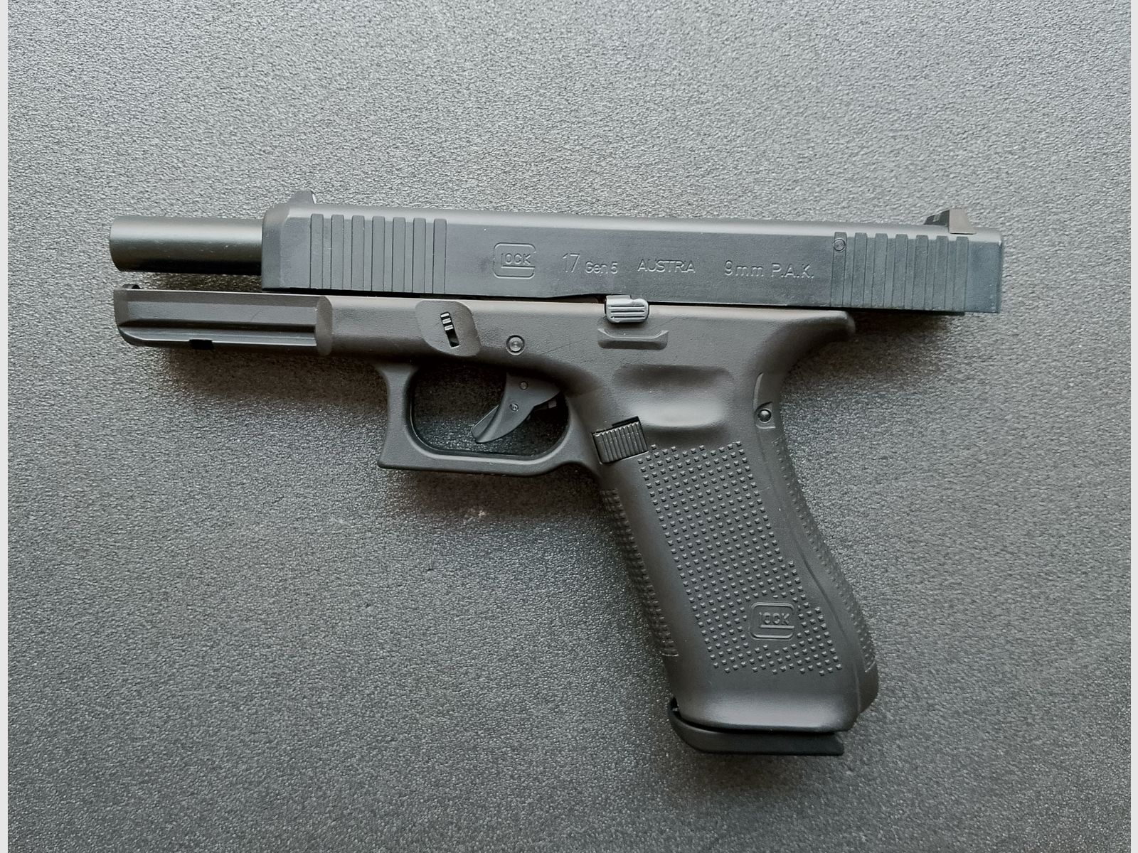VK Umarex Glock 17 9mm P.A.K. Black