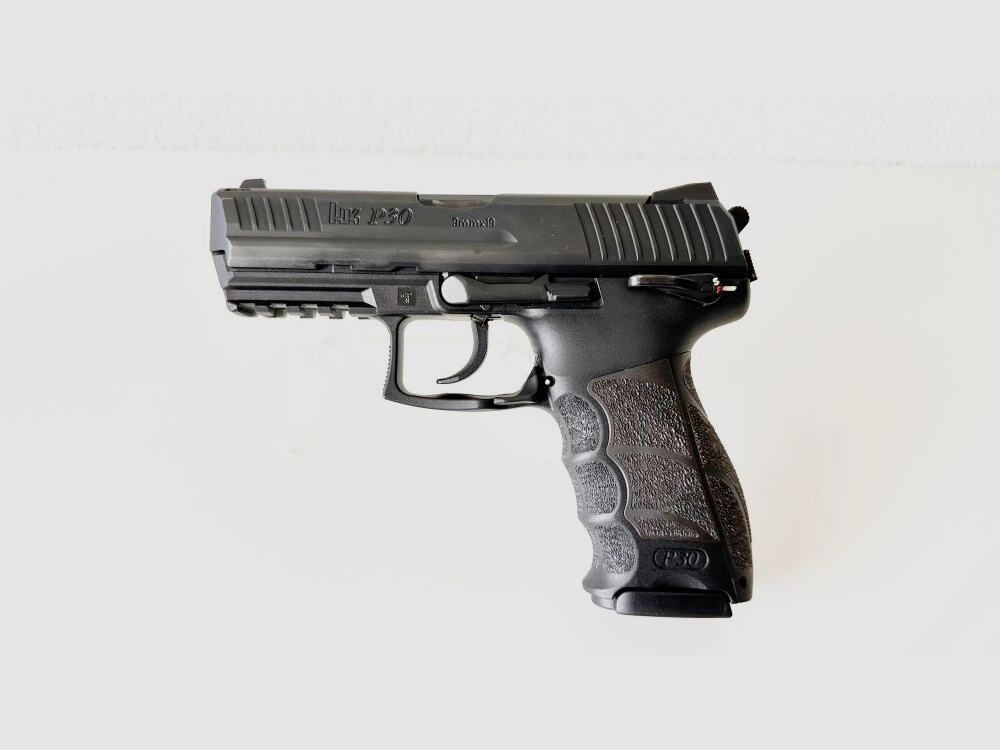 Heckler & Koch P 30 S with holster and original HK case 9mm Luger