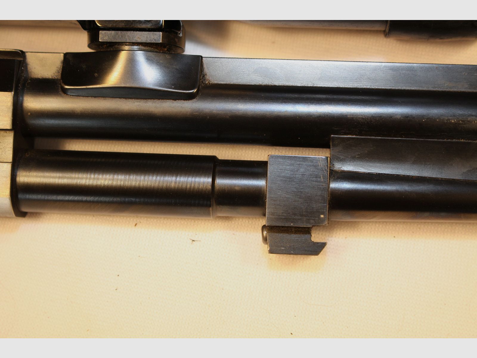 Blaser Berstutzen 750/88 w 5,6x50R i .30/06 z kolbą lewostronną.