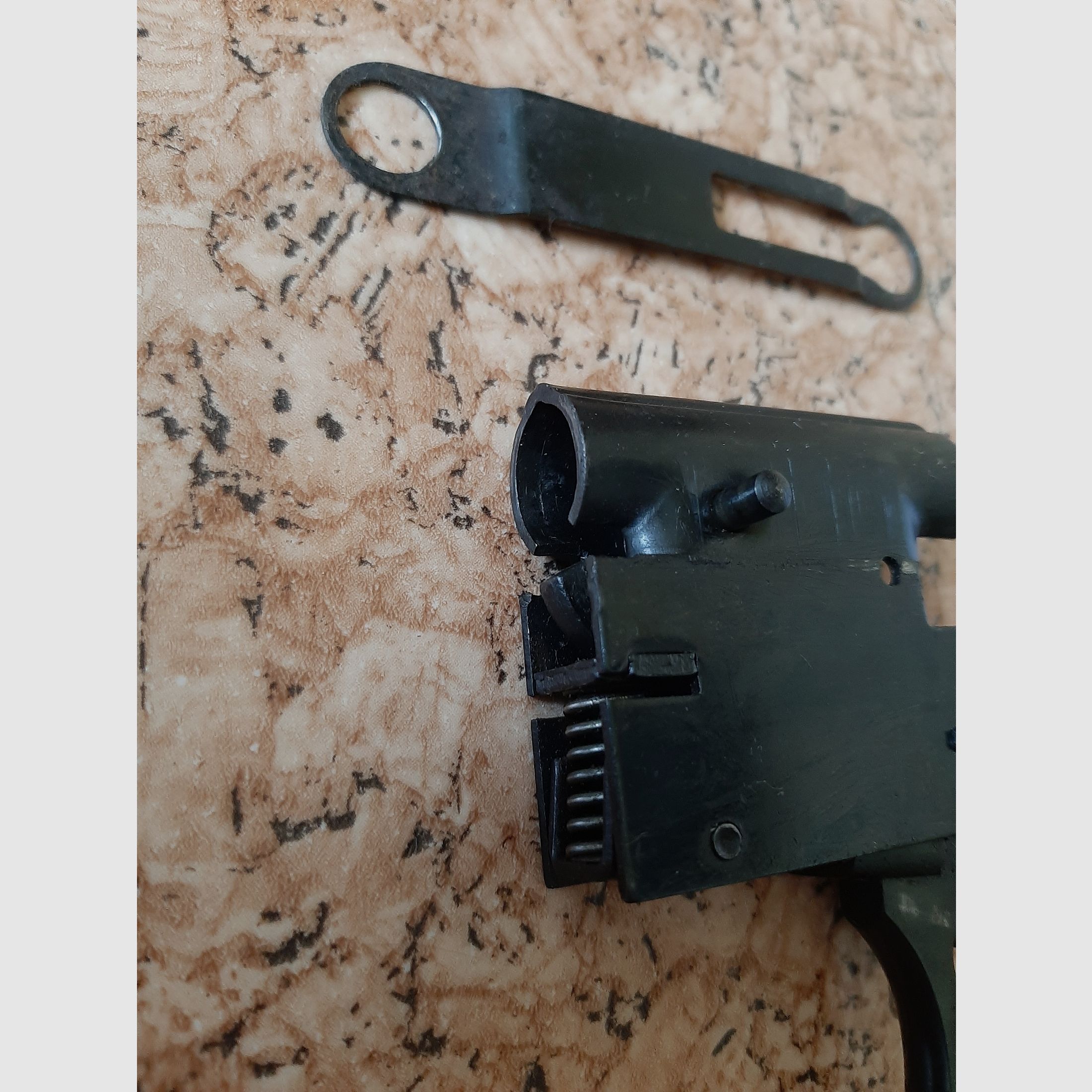Walther LG 52 Abzugssystem mit Schaftblech