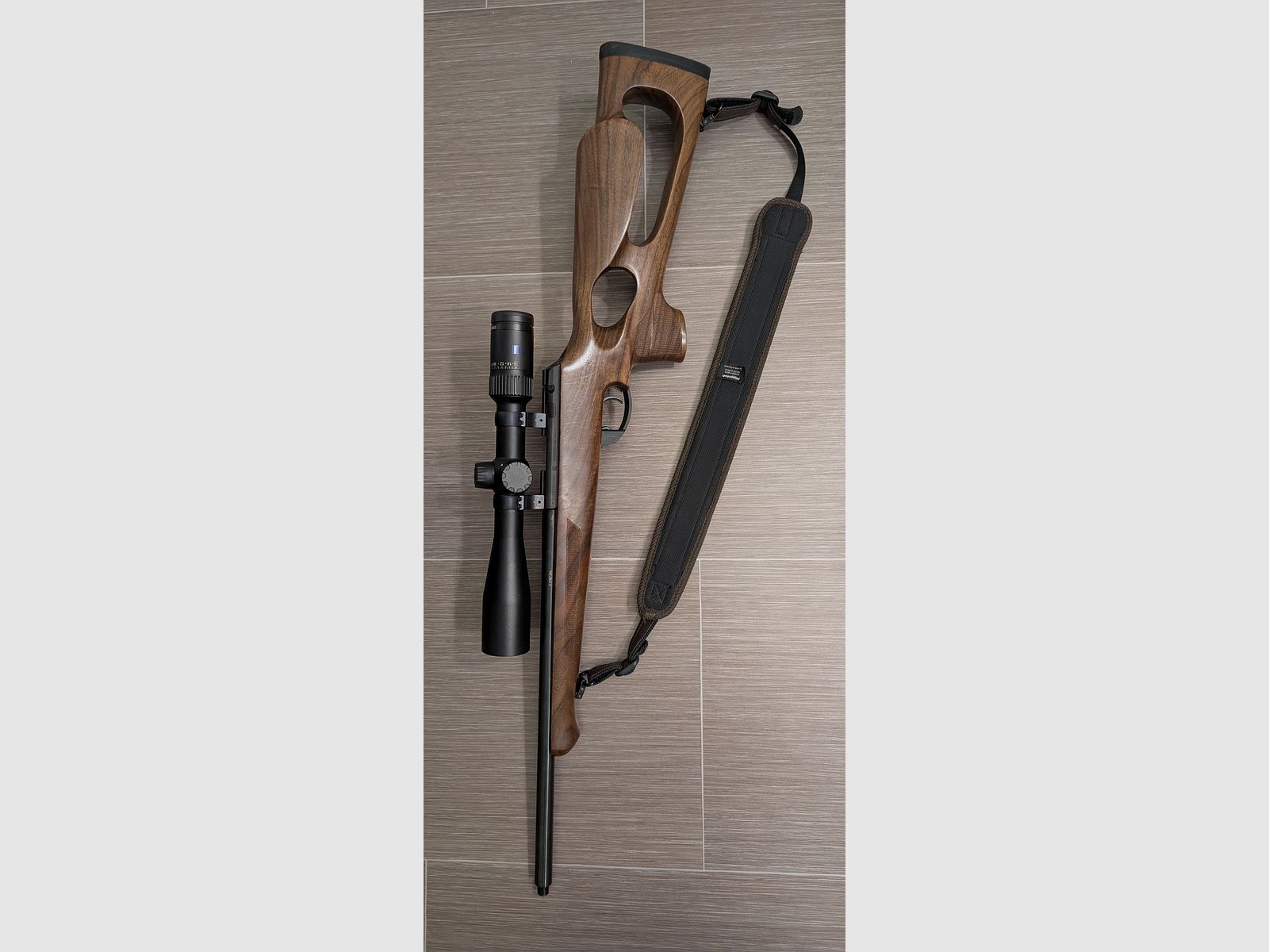 Anschütz 1761 hole stock 17hmr. Zeiss Conquest V4 4-16x44