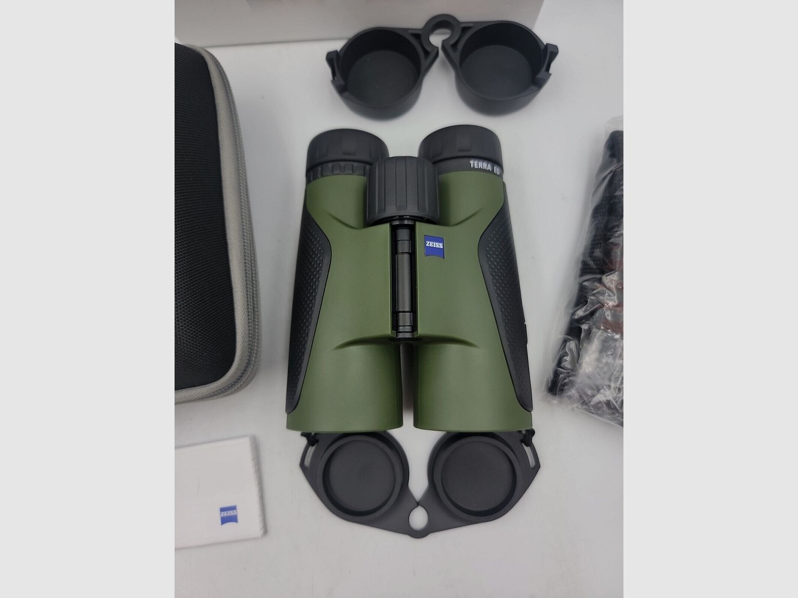 ZEISS Terra ED 10x 42mm Outdoor Binoculars, Green