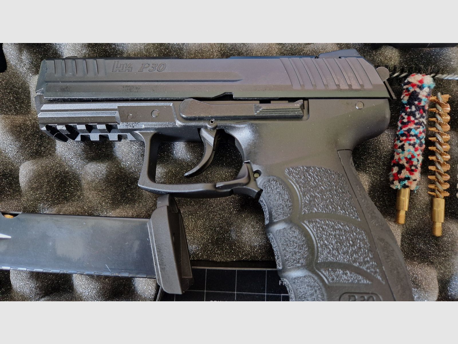 Heckler & Koch P30 Schreckschuss-Pistole 9 mm P.A.K. brüniert im Koffer