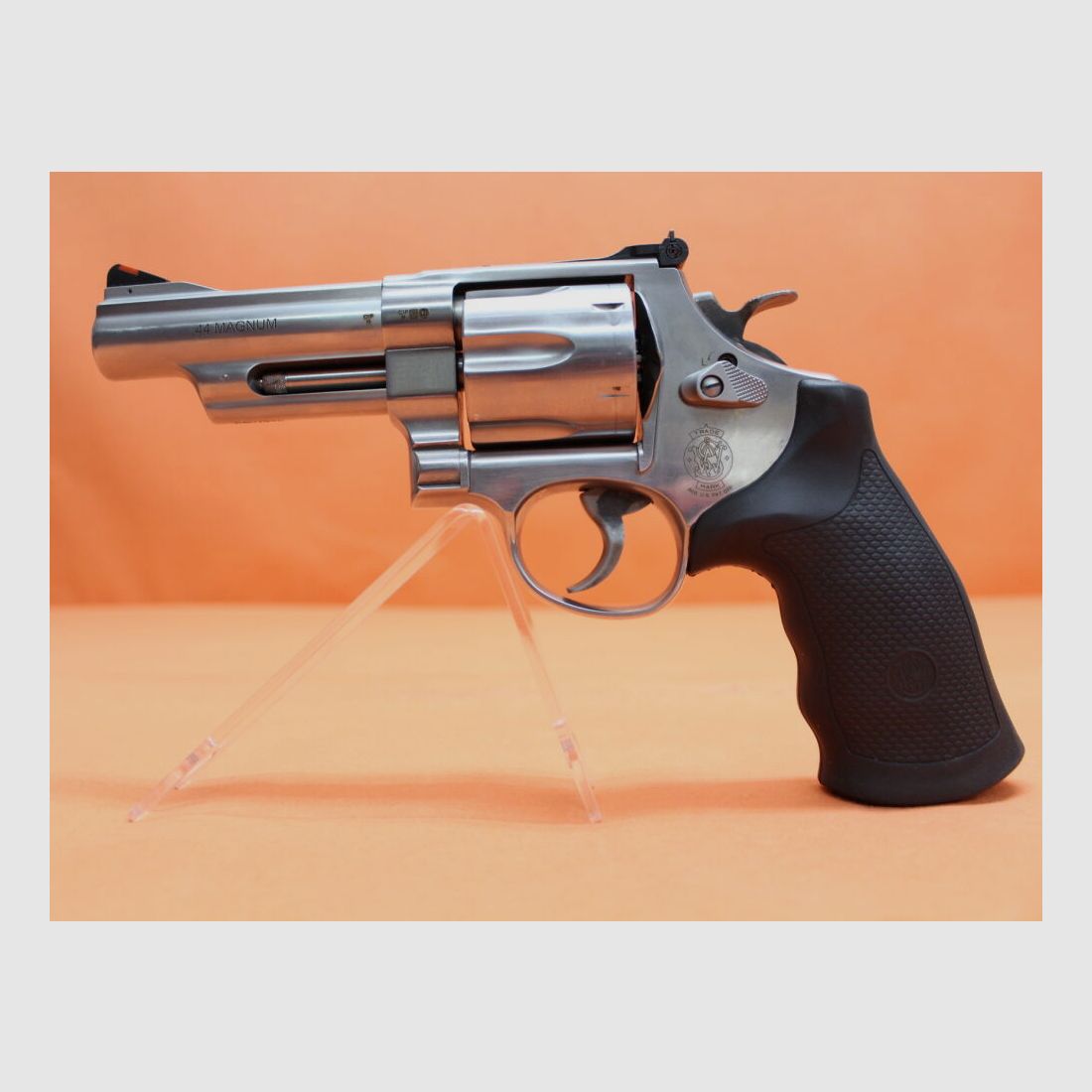 Smith & Wesson/S&W Revolver .44RemMagnum Smith&Wesson/ S&W629-6 Stainless, 4" Lauf/ Mikrometervisier/ Gummigriff