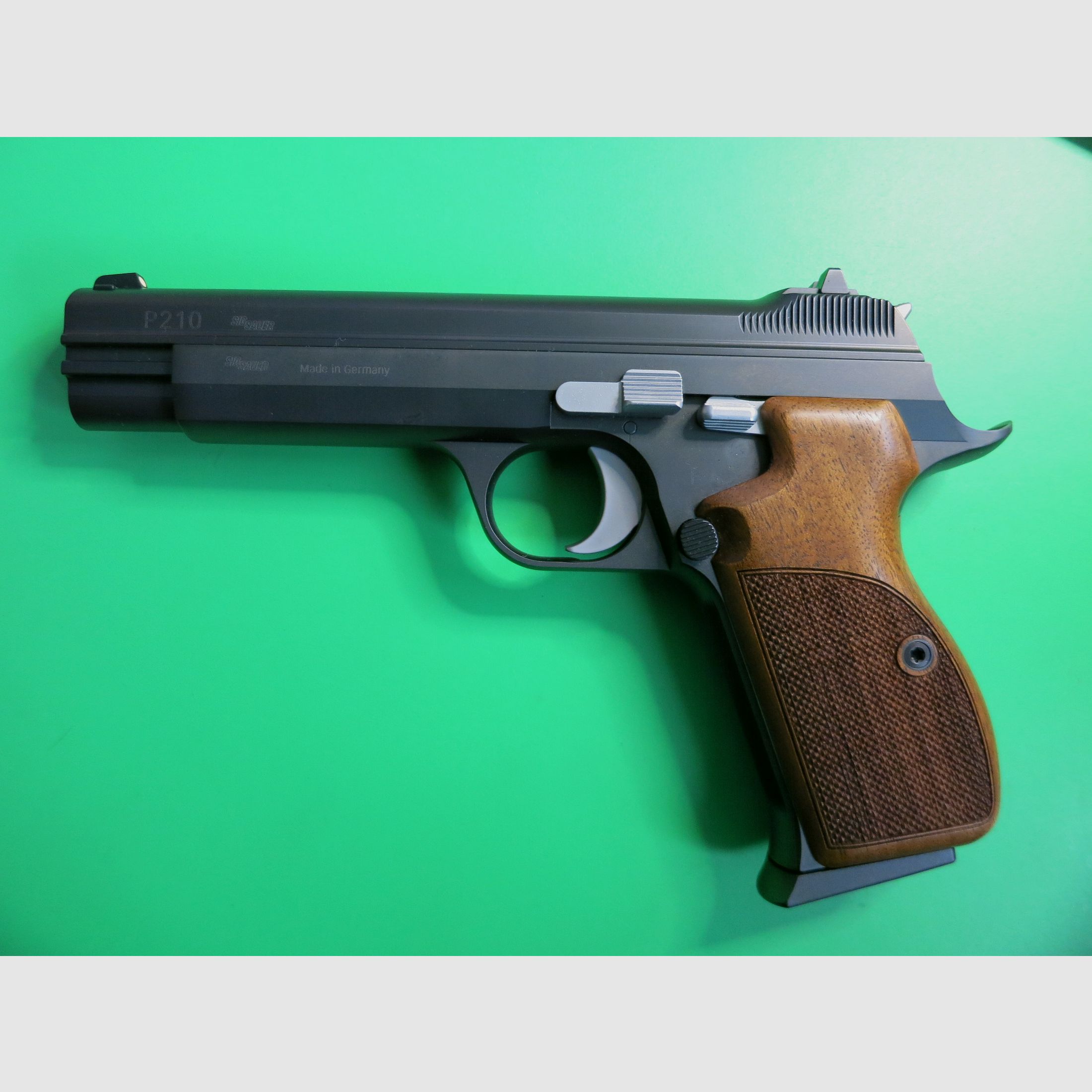 SIG Sauer P210 LEGEND, ungeschossen, deutsche Sammler-Fertigung Eckernförde, Kaliber 9mm Luger      #94