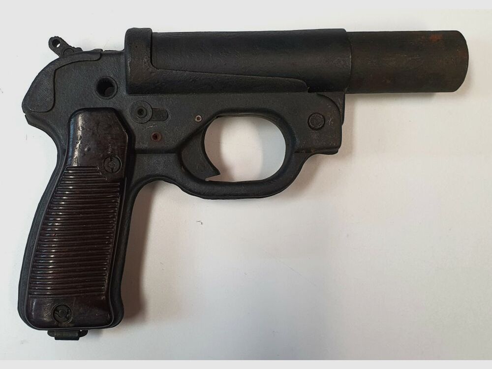 Schneider Hugo Signal Pistol Schneider Hugo Model 42 - 4 (Signal)