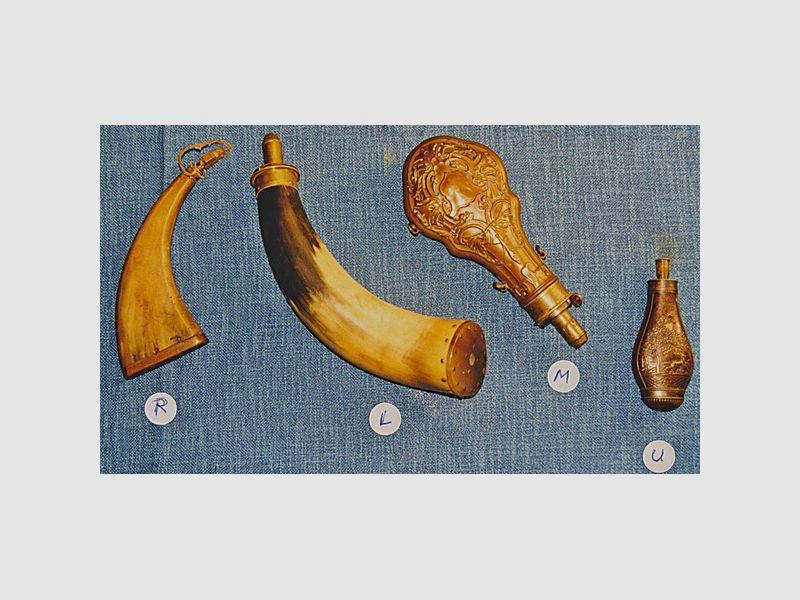 HISTORISCHE PULVERFLASCHE