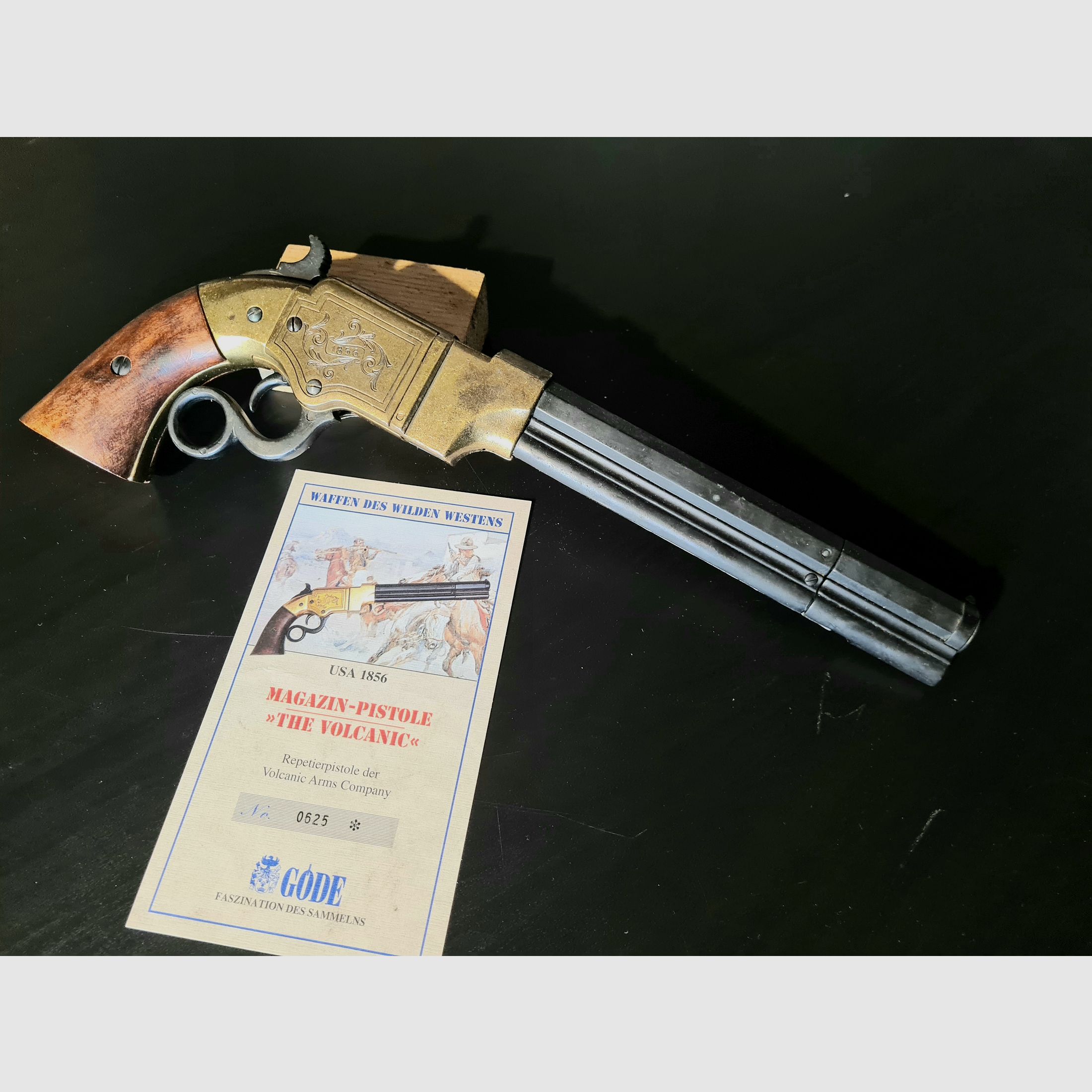 PISTOLE MAGAZINE «LES VOLCANIQUES» Pistolet à répétition de la Volcanic Arms Company