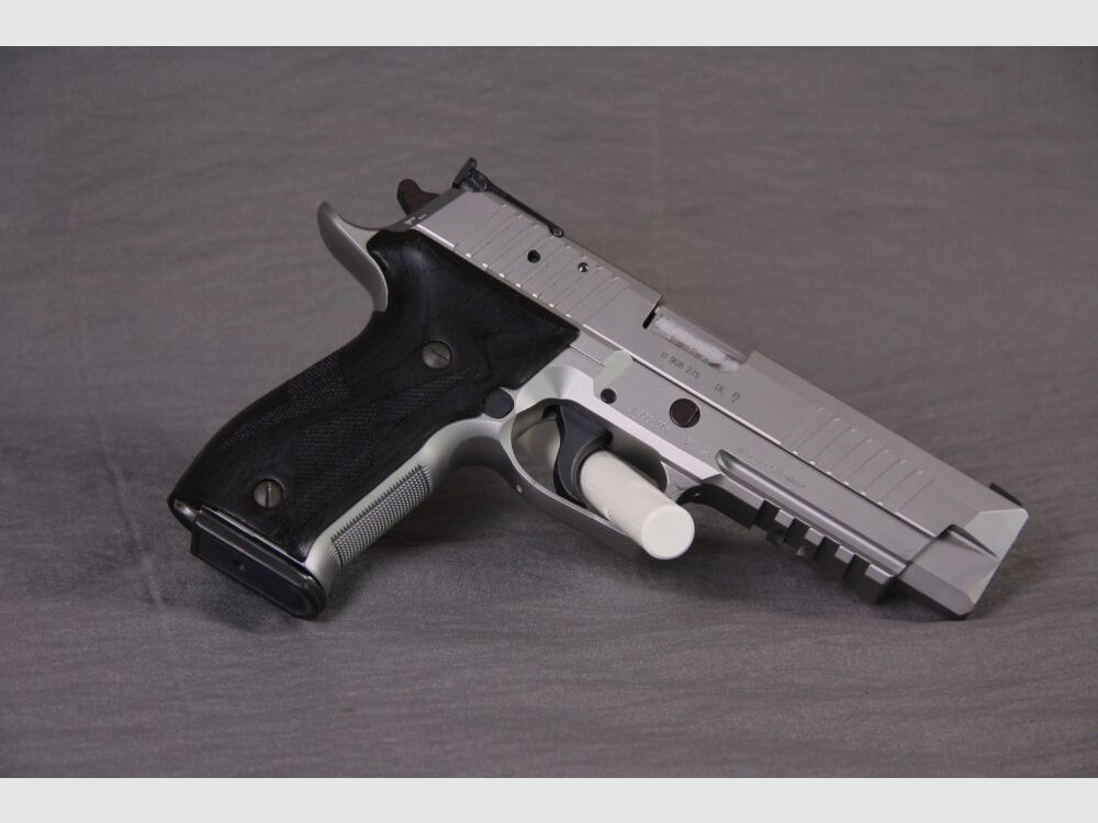 SigSauer	 P226  X-Five