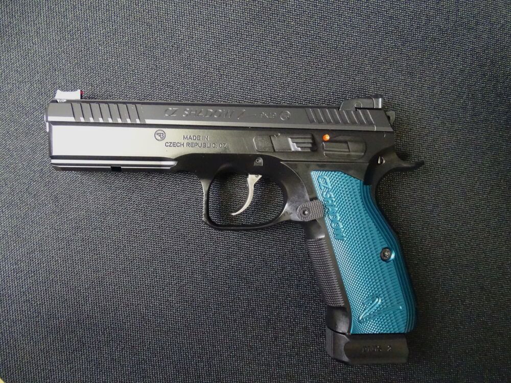 CZ Shadow ll blau