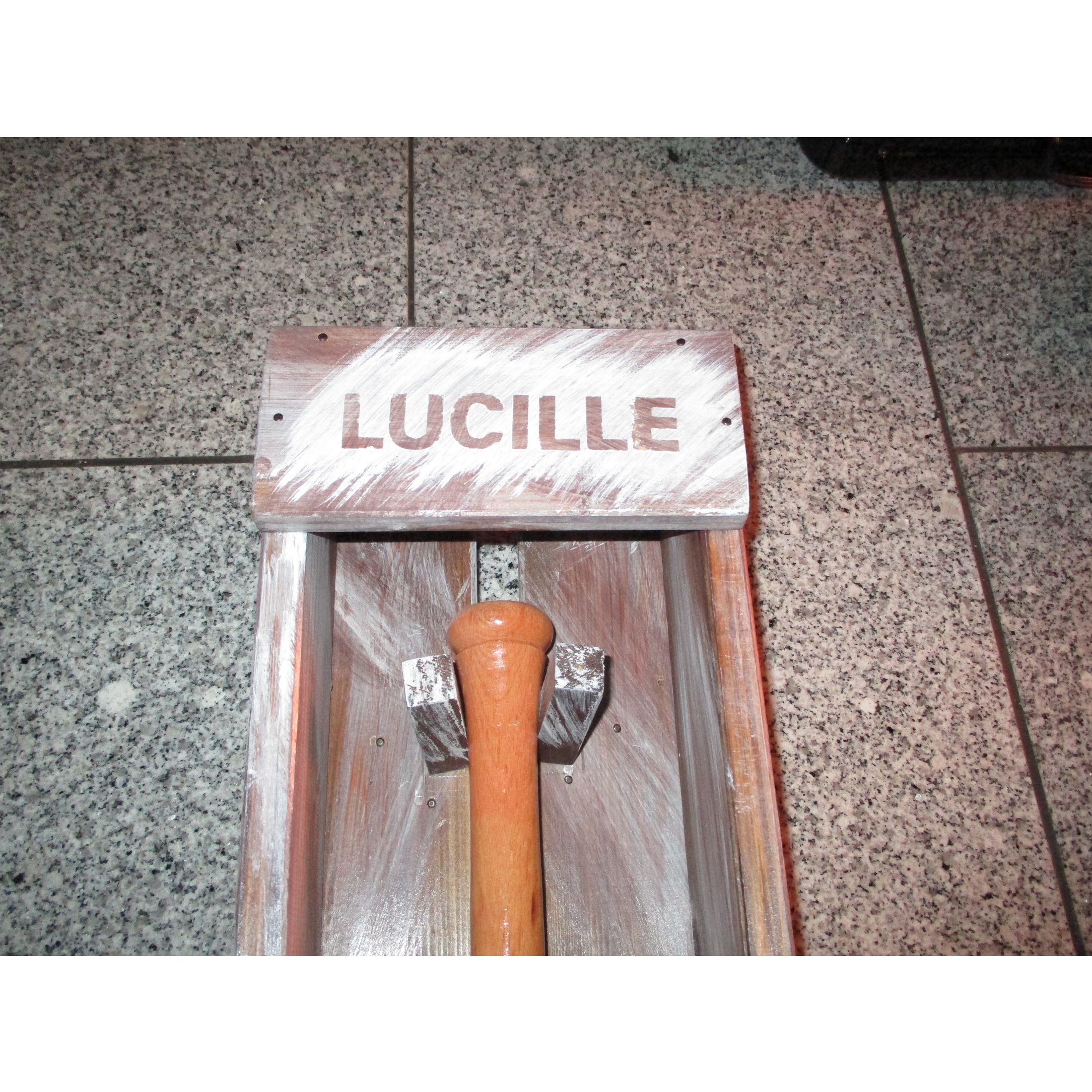The Walking Dead Negan Baseball Schläger Lucille in Haltebox