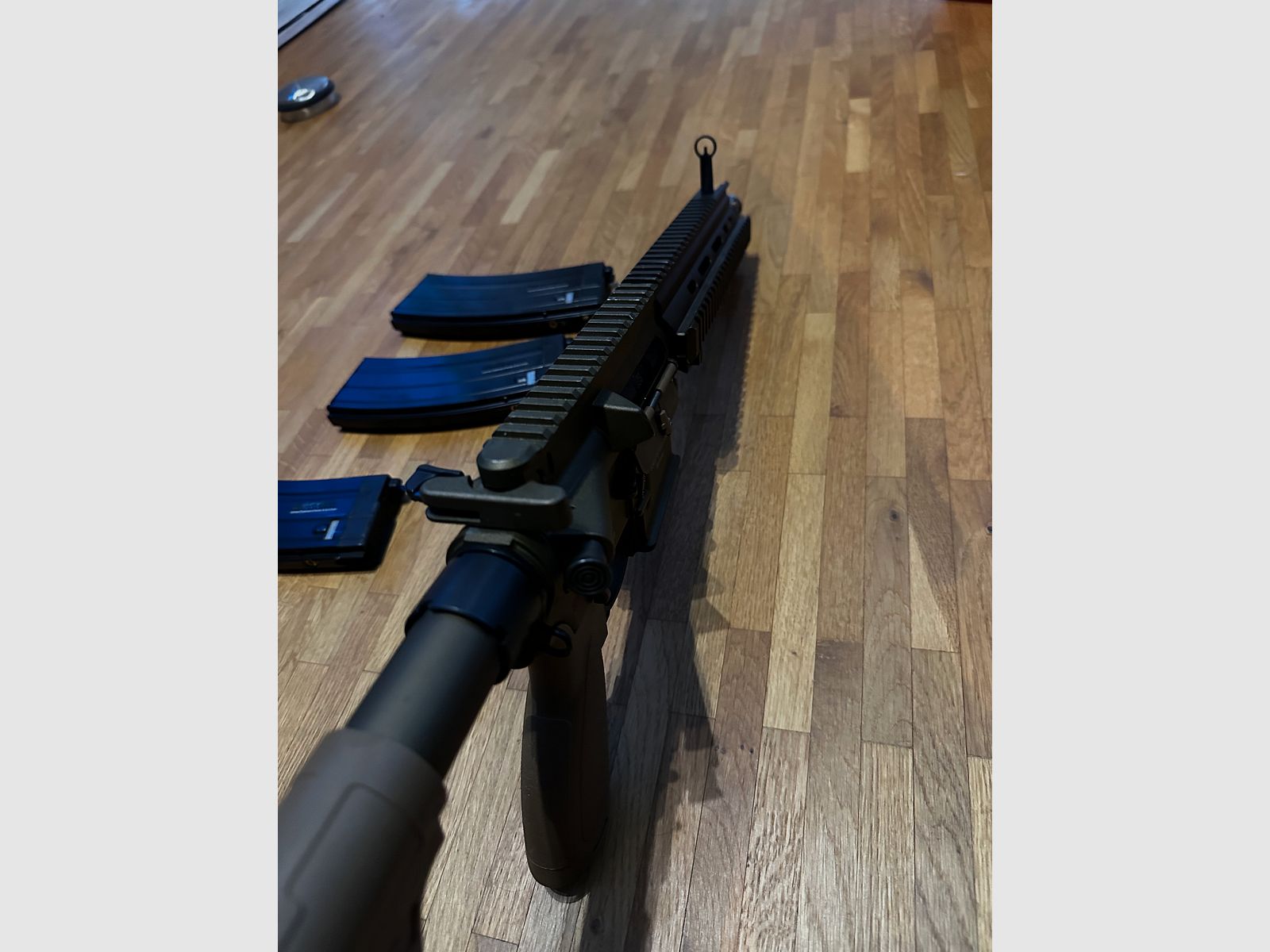 Heckler & Koch HK416 A5 pełno-metalowy gazowy blow-back 6mm BB RAL 8000. z 4 magazynkami w zestawie!