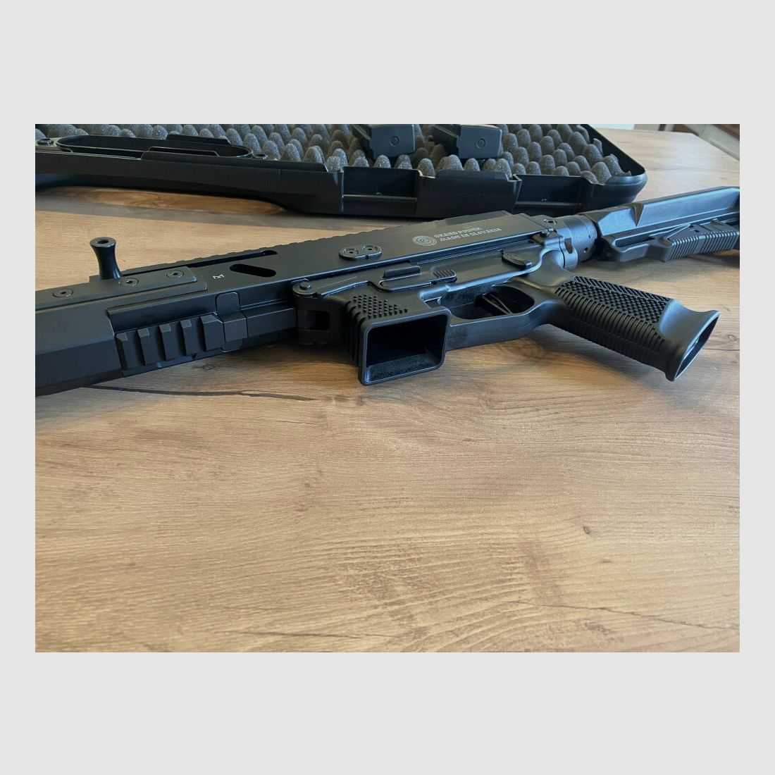 Grand Power Stribog RSR mit höhen- und seitenverstellbaren AR15 Schaft 9mmLuger