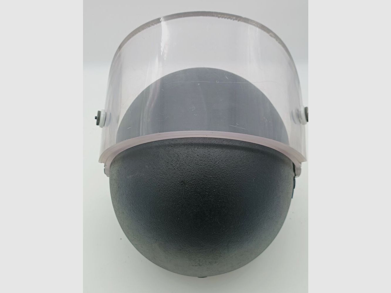Schuberth P100 Polizeihelm aus Kevlar mit ballistischem Visier