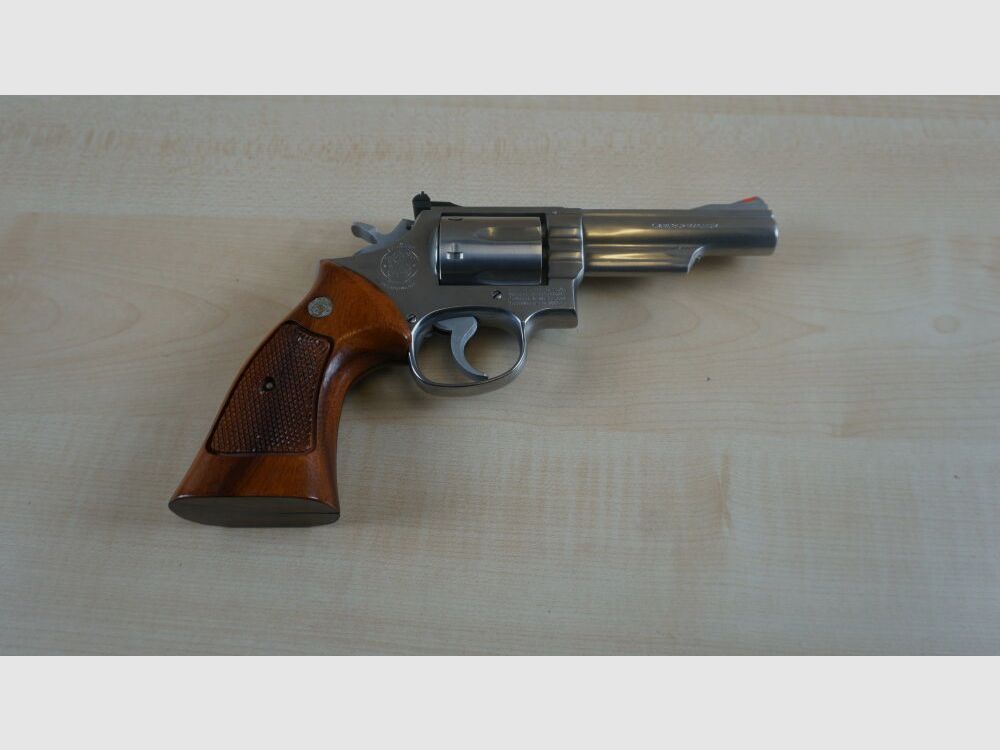 Smith & Wesson 66-4