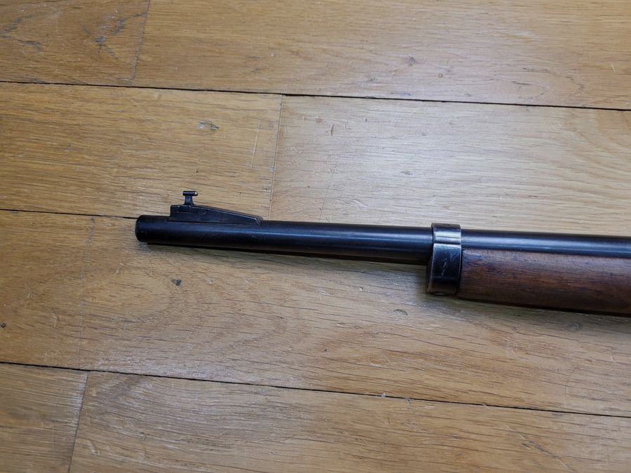 Sehr schöne Schul- oder Kinderbüchse Lebel – Modell „La Préférée“ – Selten im Kaliber 22LR! (und nicht bosquette!) – Sehr gute Mechanik – Schöne Hölzer und Originalbrünierung – Visierung von 30 bis 150m – Der Charme der Pausenhöfe der III. Republik in einem seltenen Kaliber für dieses Modell – TBE +, Bild 23 von 27