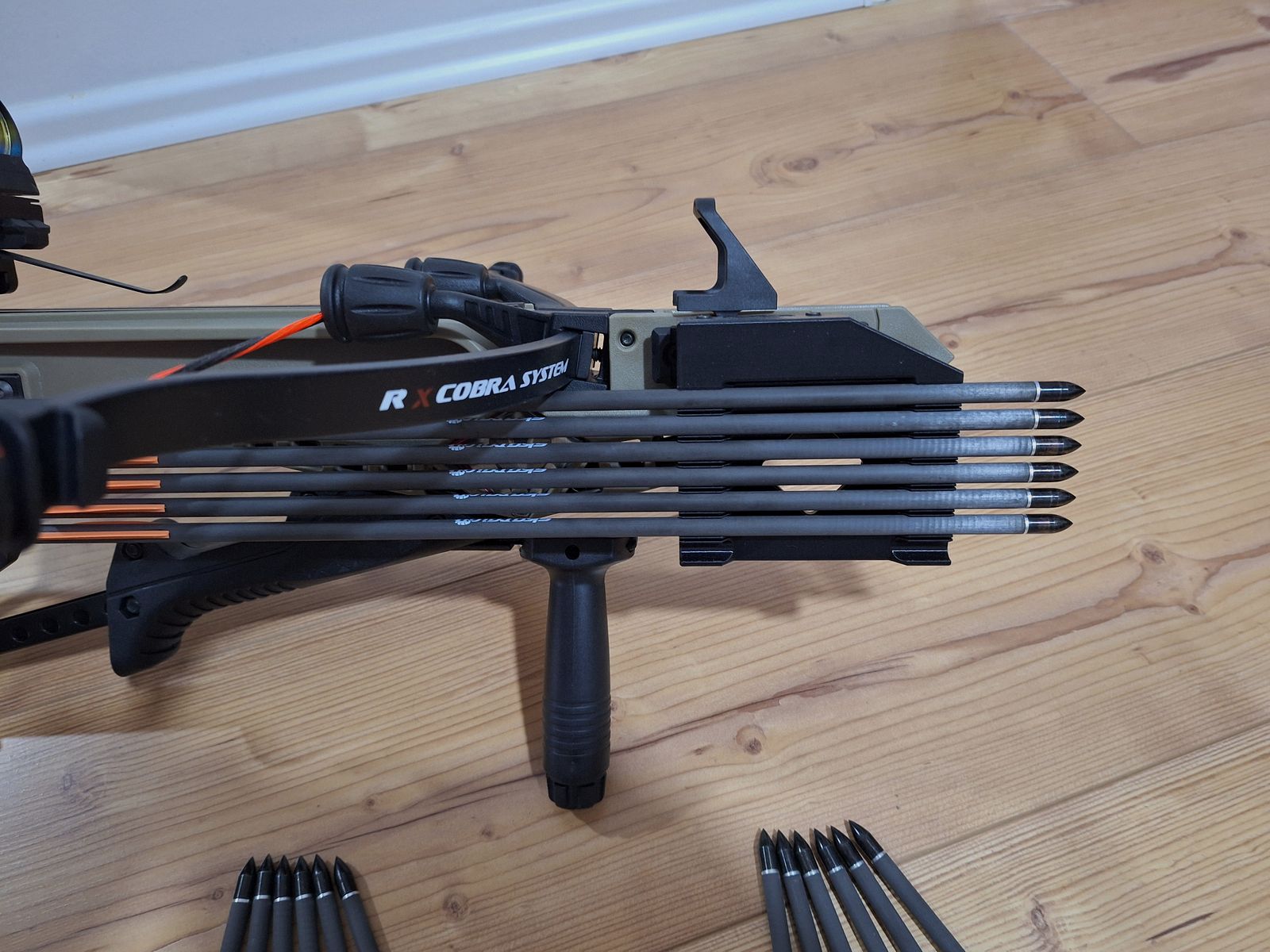 EK Archery Cobra RX