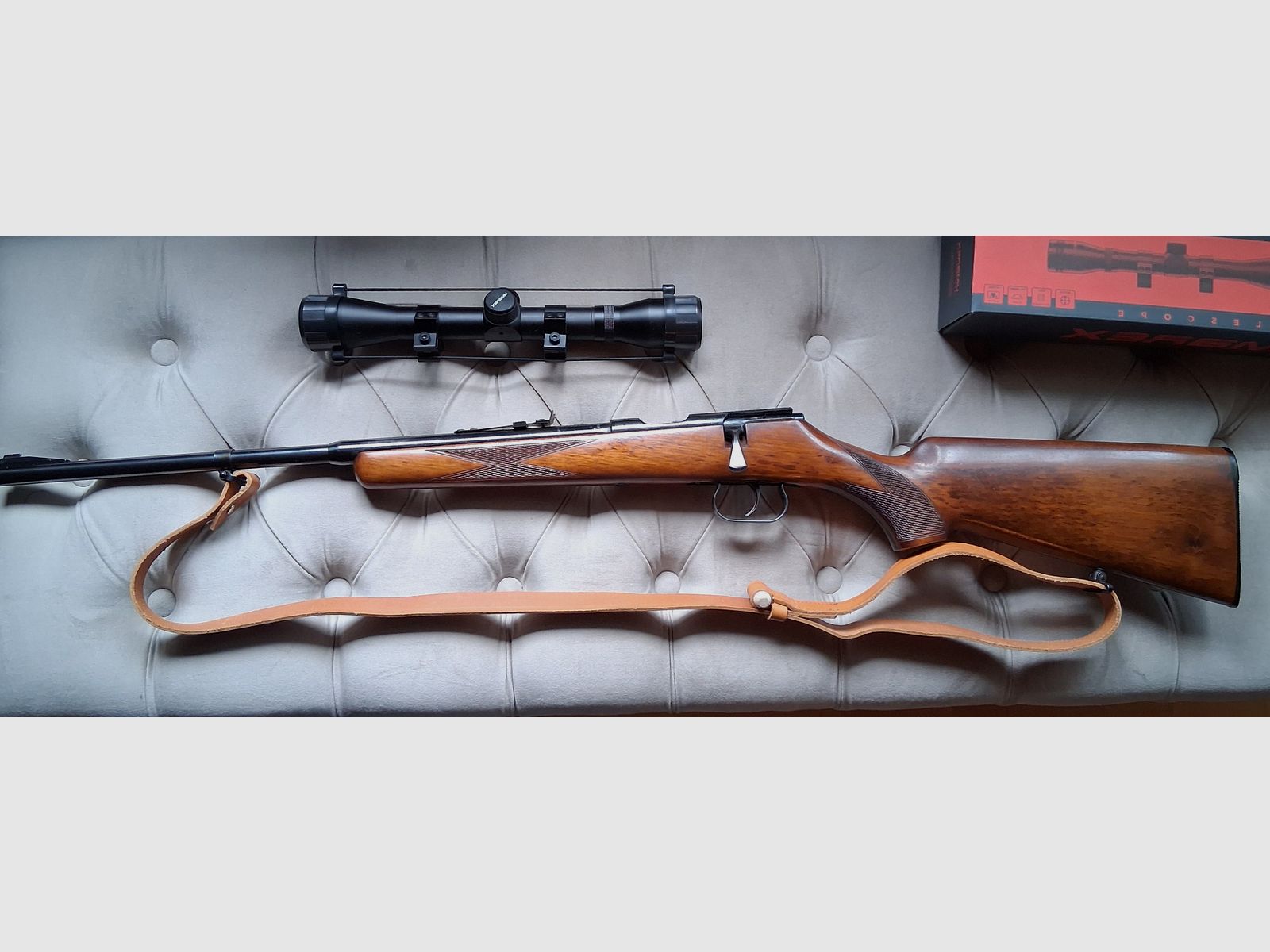 H.Schmidt KG Oggenhausen carabina a colpo singolo 4mmRand lungo con PTB 4-69 molto rara e estremamente precisa.