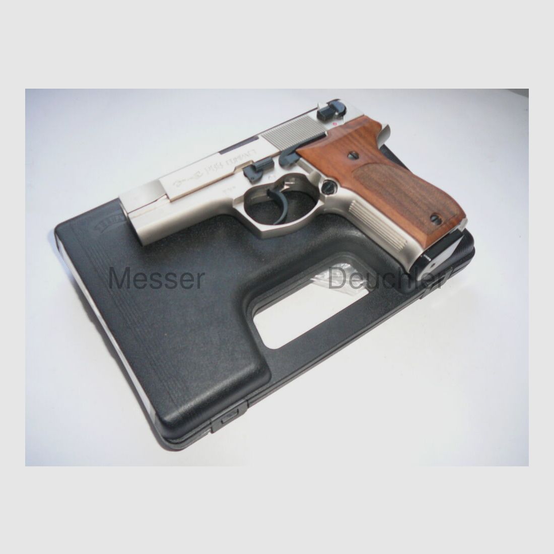 Walther P88 vernickelt/Holzgriffschalen