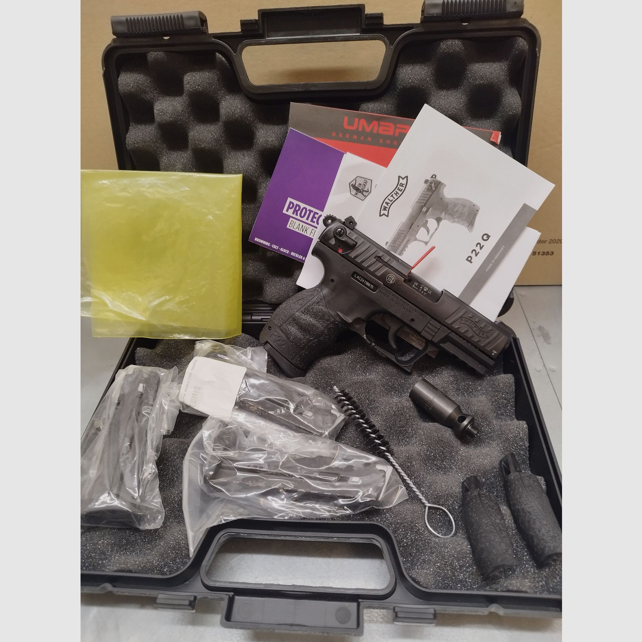 Walther P22Q blued, blank firing 9mm PAK + 3x magazine !!Like new!!