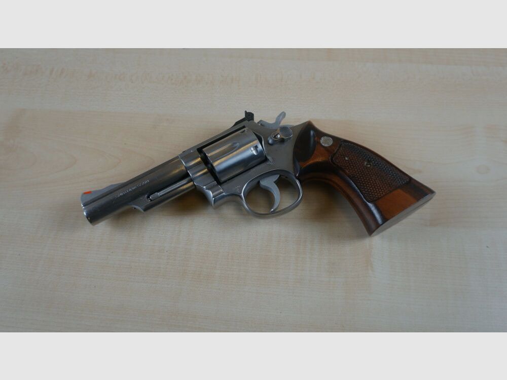 Smith & Wesson 66-4