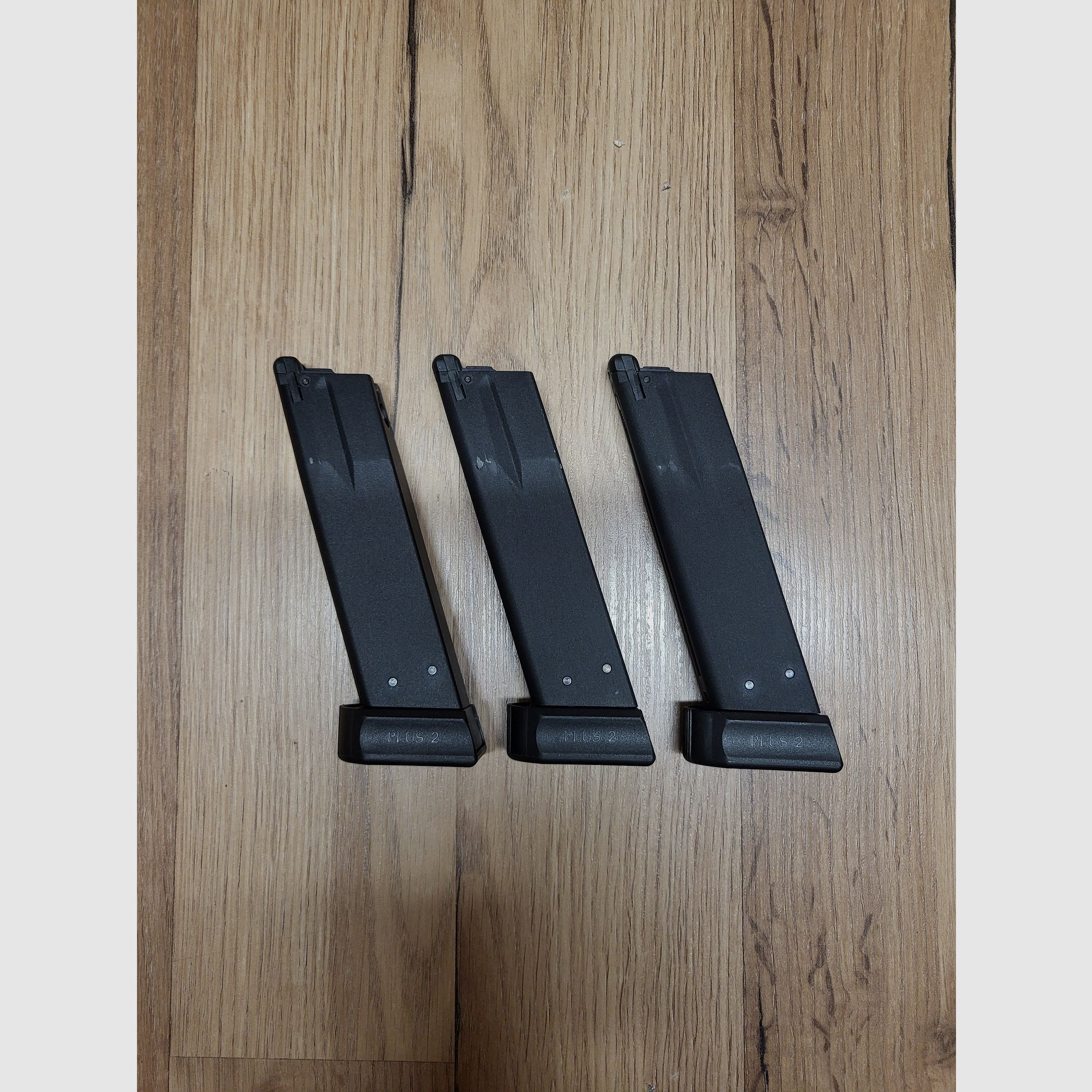 ASG CZ SHADOW 2 GBB AIRSOFT BUNDLE 4 chargeurs, 3 bouteilles de gaz Airsoft, 8000 billes, holster, 2 pochettes de chargeurs, ceinture Amomax peu utilisée