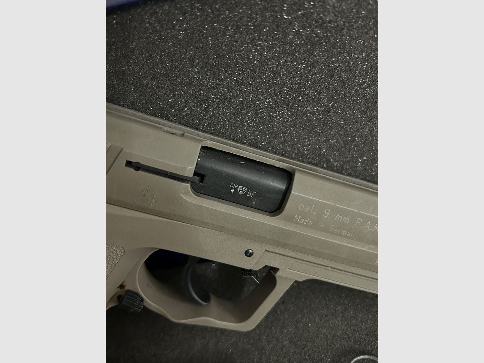 Röhm RG 96 Schreckschuss Pistole 9 mm P.A.K. Icon Grau