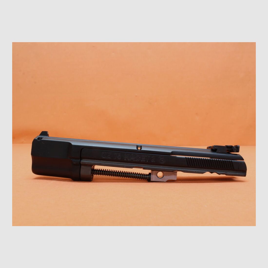 Système interchangeable CZUB .22lr CZ75 Kadet2 canon de 118mm/ viseur micrométrique à 3 points (.22lfB/.22L.R.)
