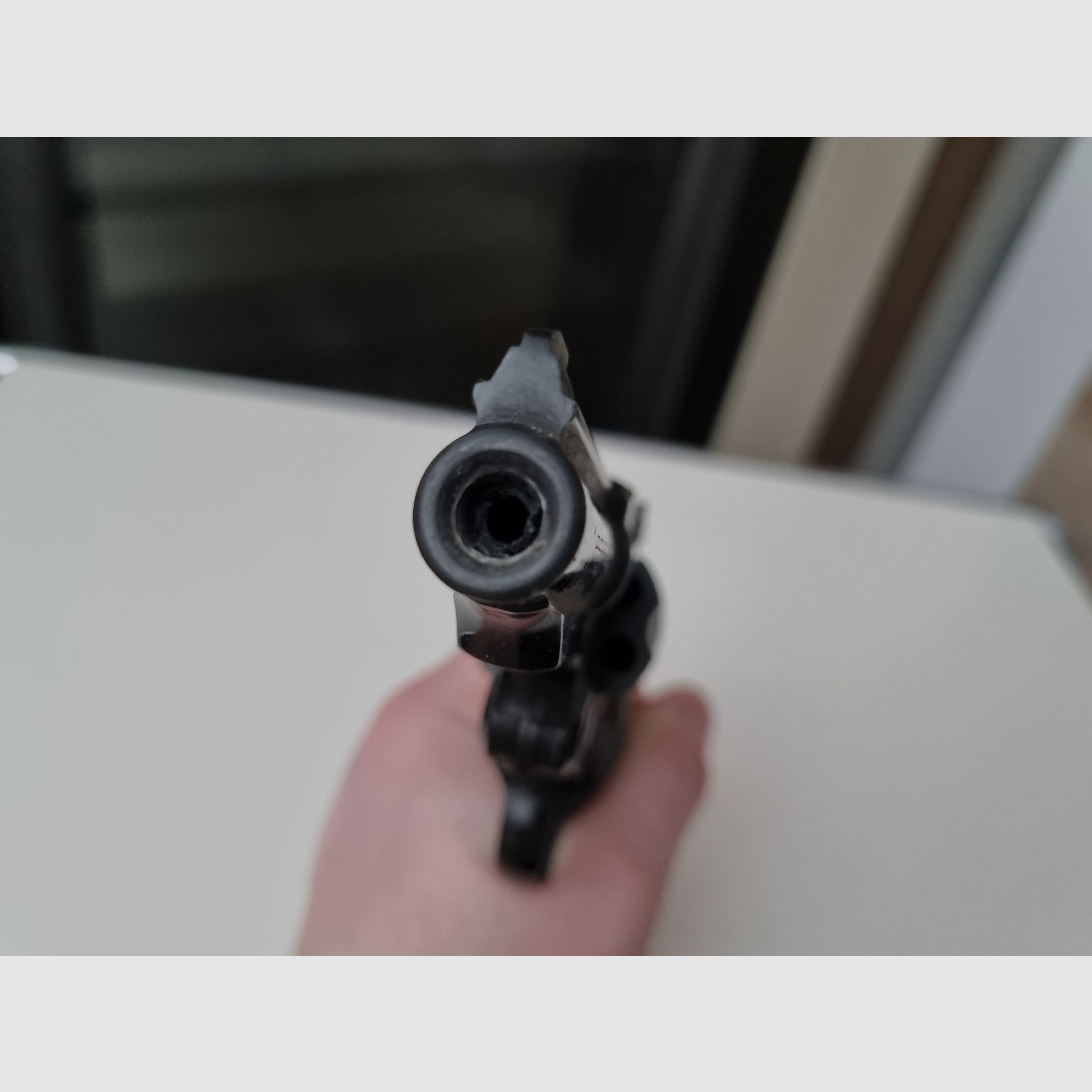 Perfect Mod G blank-firing revolver tipping revolver