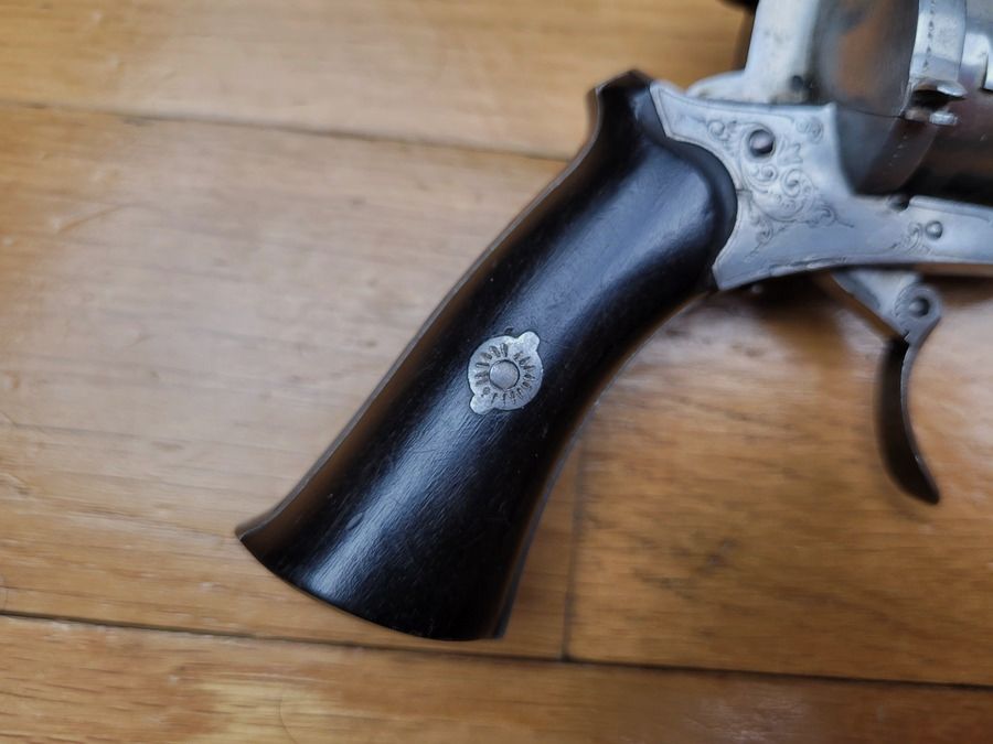 Beau revolver liégeois type Lefaucheux – 7mm à broche – gravé – Rare état de conservation général et mécanique – aucun jeu – TBE, image 6 sur 12