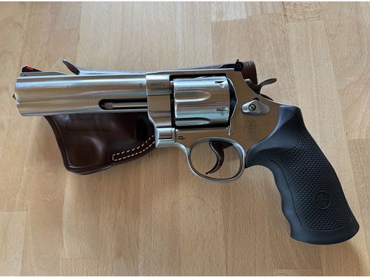 Smith & Wesson 629 Classic, cañón de 5". Muy poco usado
