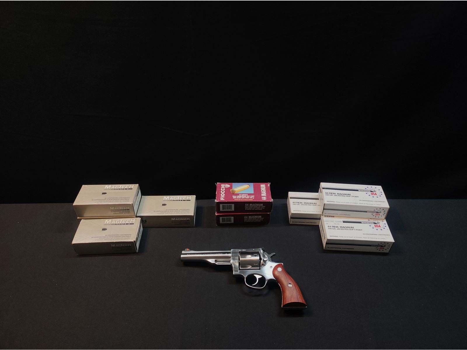 Ruger Redhawk .44 Magnum – Neuwertig – inkl. 401 Schuss Munition & Originalzubehör