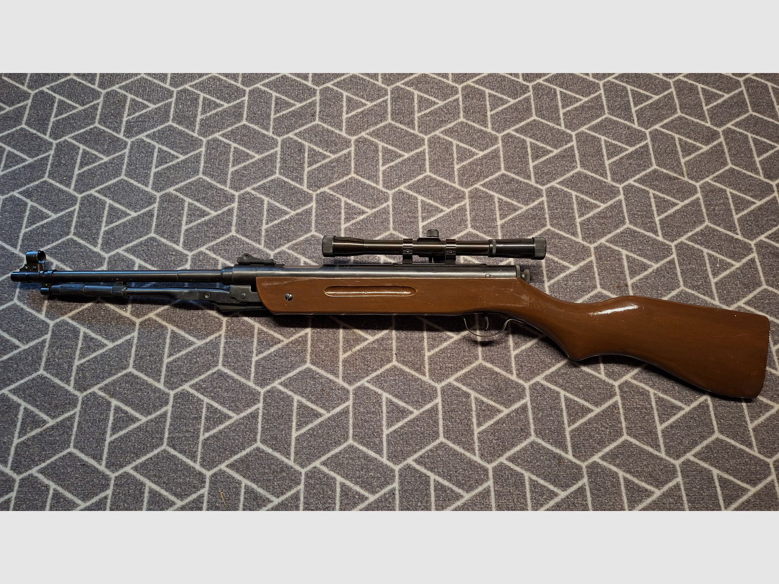 Karabinek pneumatyczny Umarex Model 65D z dolnym naciągiem w stanie nowym!