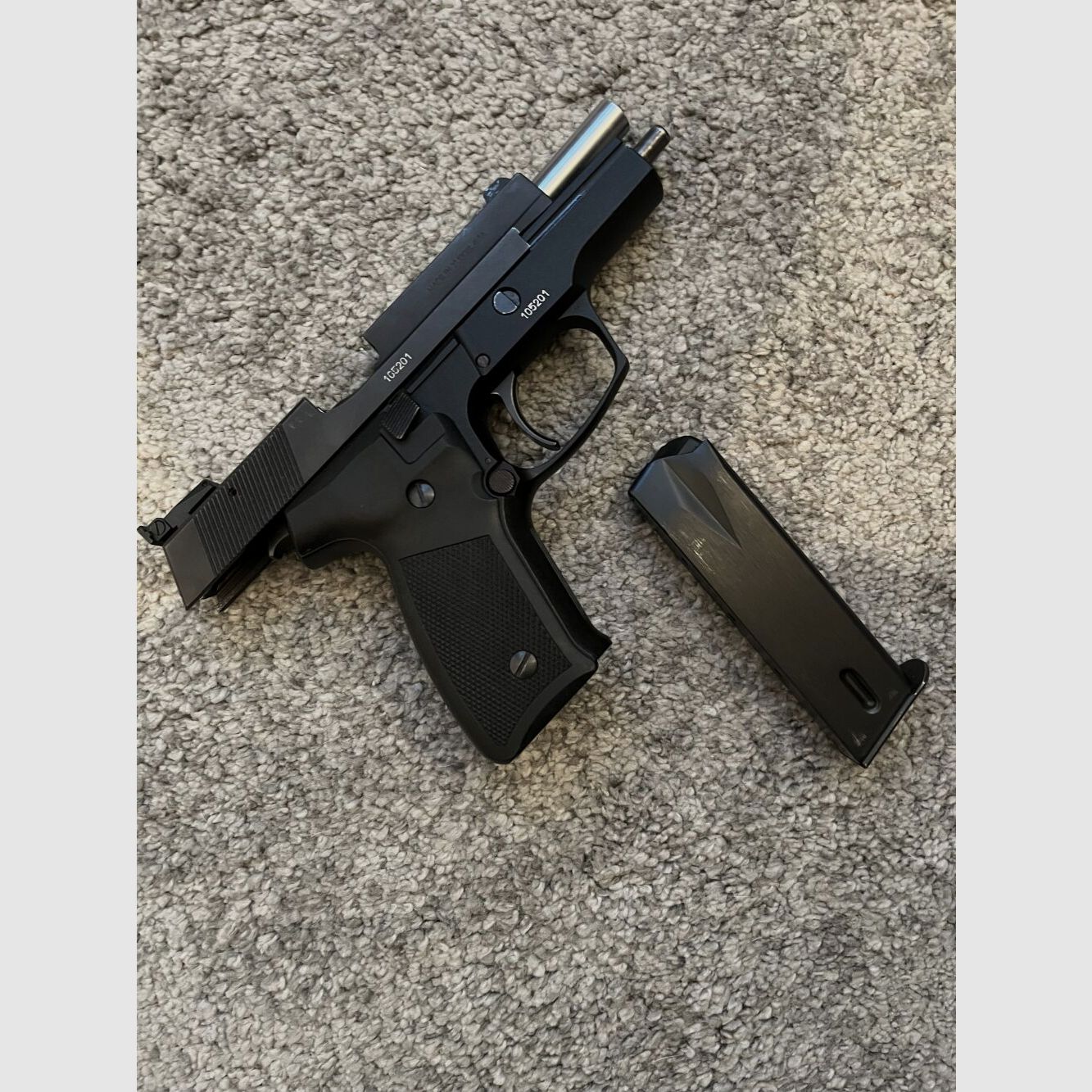 Cz Crevna Zastava/ 99 / Sig Sauer 220