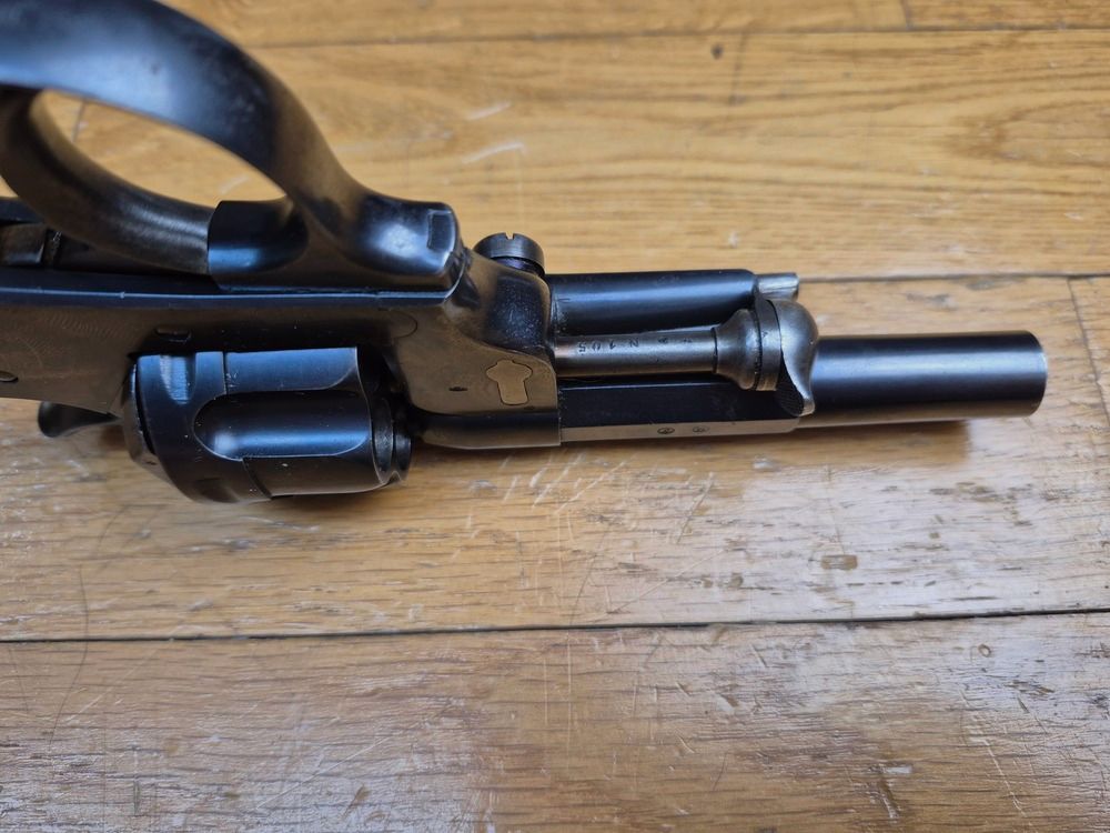 Splendid officer's revolver model 1874 – Fully monomatriculated weapon – Production MAS in 1875 – One of the very first delivered to the 6th Chasseur of Sedan – Superb barrel – Mechanically impeccable – Rare condition! – TBE++, image 12 of 25