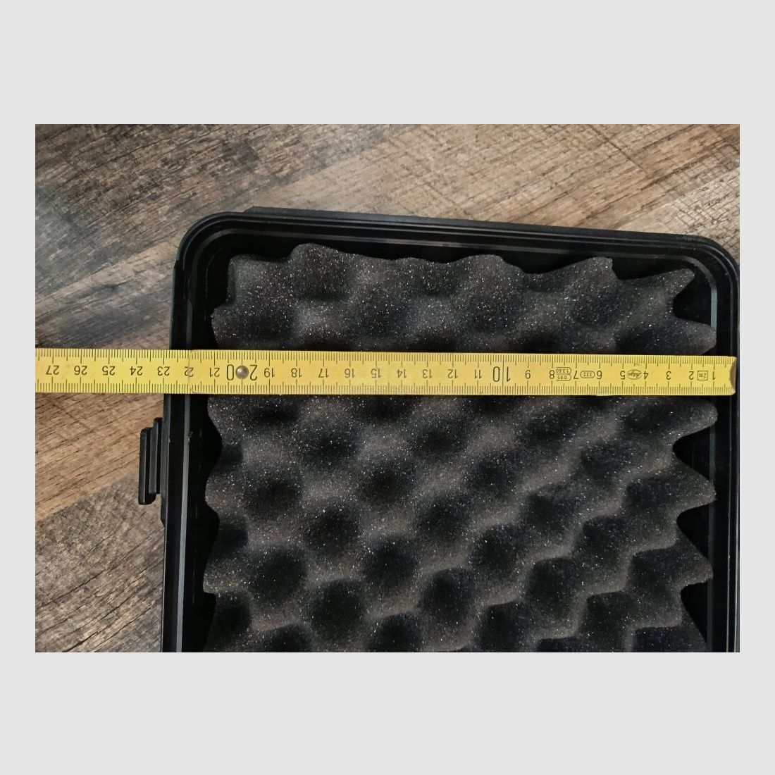 Diverse harde koffers verschillende